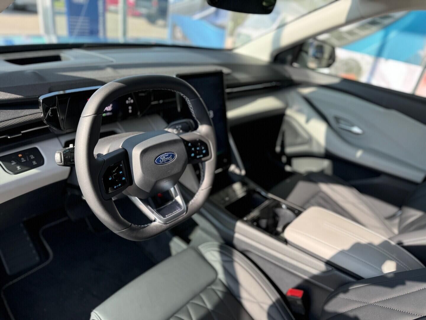 Ford Explorer, Elektrický  Premium 77 kWh,0 P - fotka 6