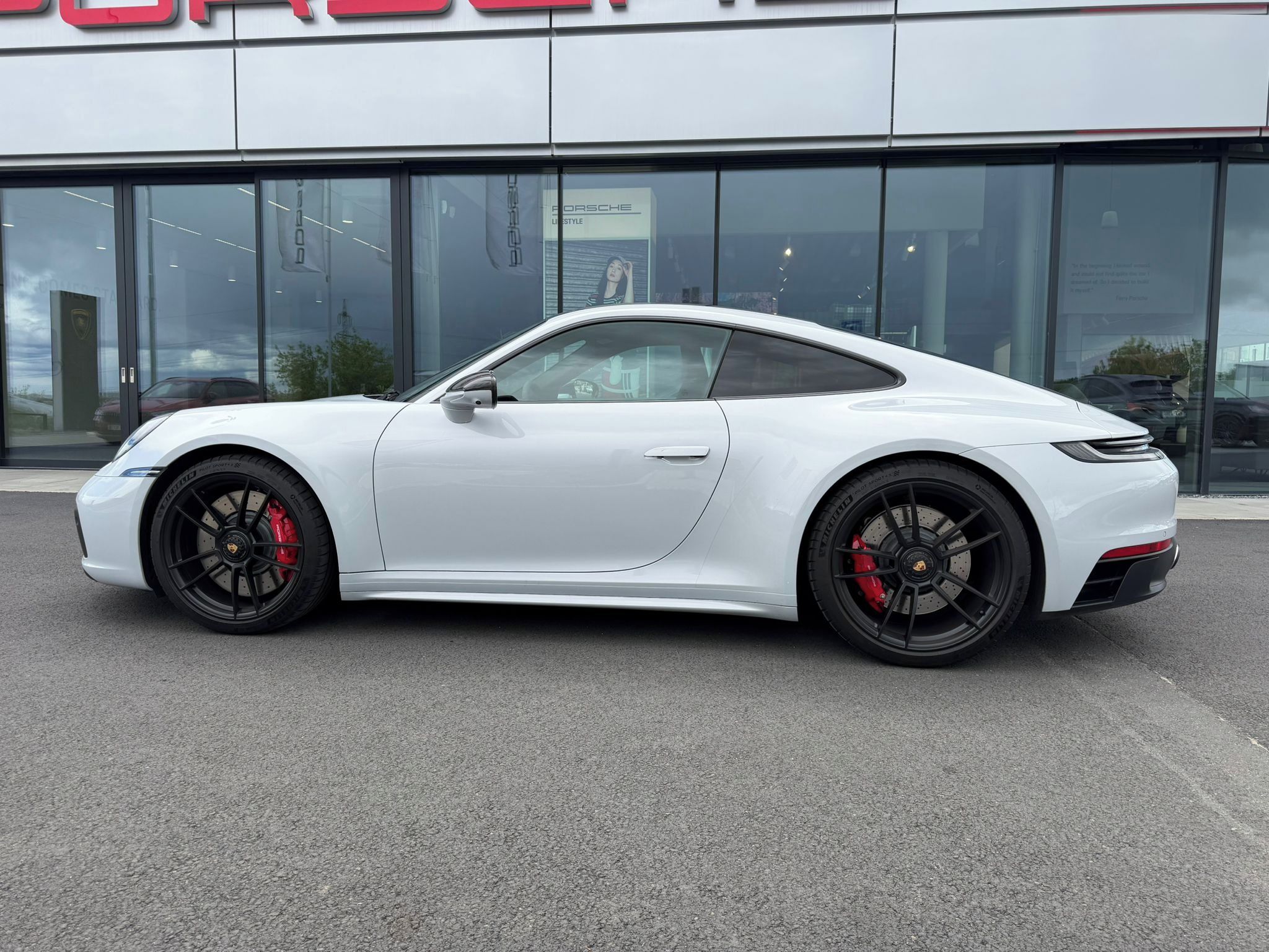 Porsche 911, Carrera 4 GTS - fotka 2