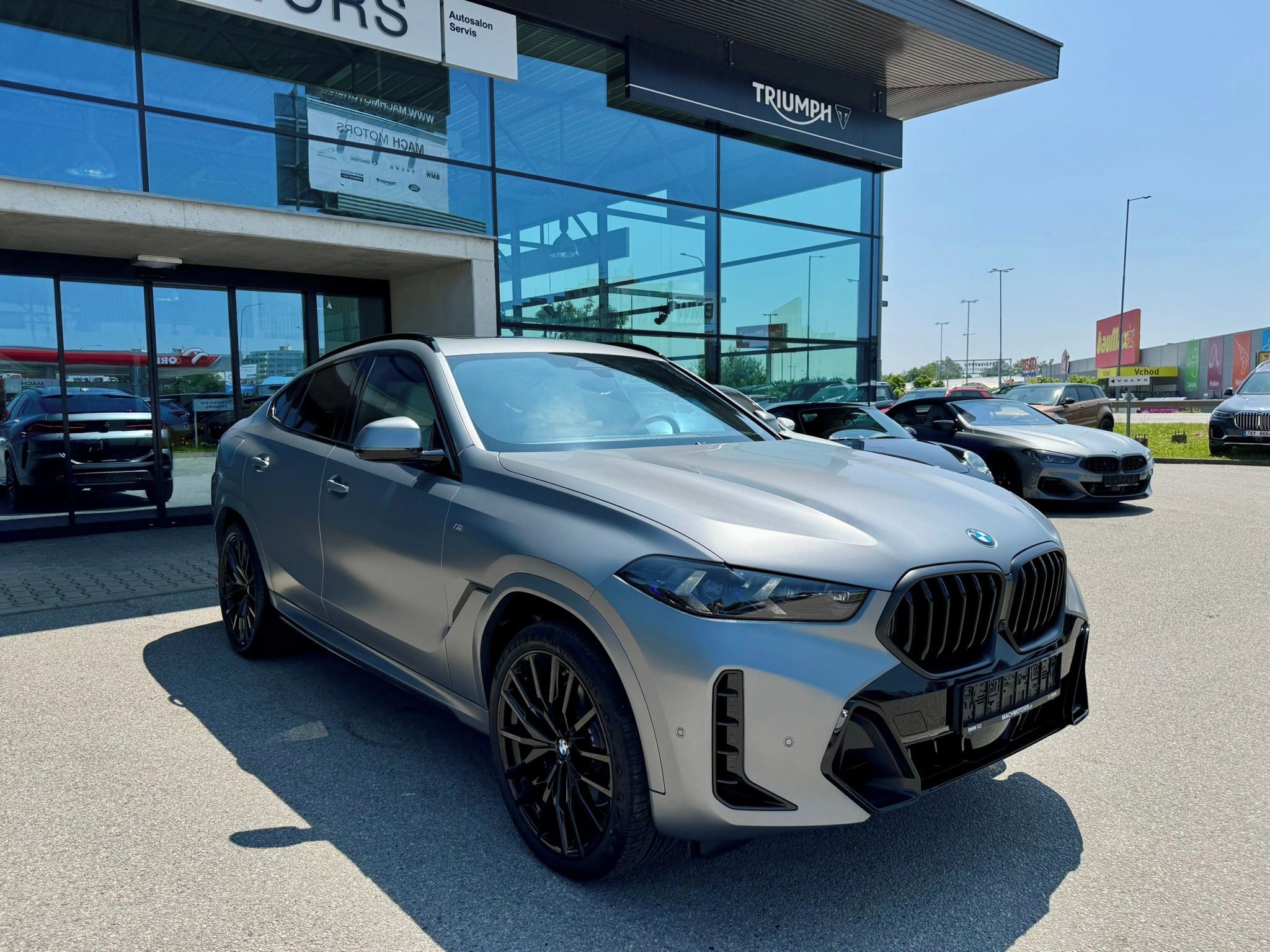 BMW X6, M60i xDrive 10/2025 - fotka 6