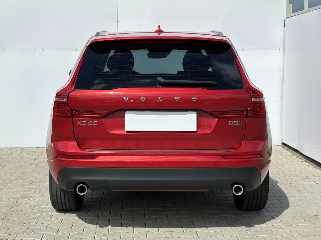 Volvo XC60, Momentum Pro B4 184kW - fotka 6