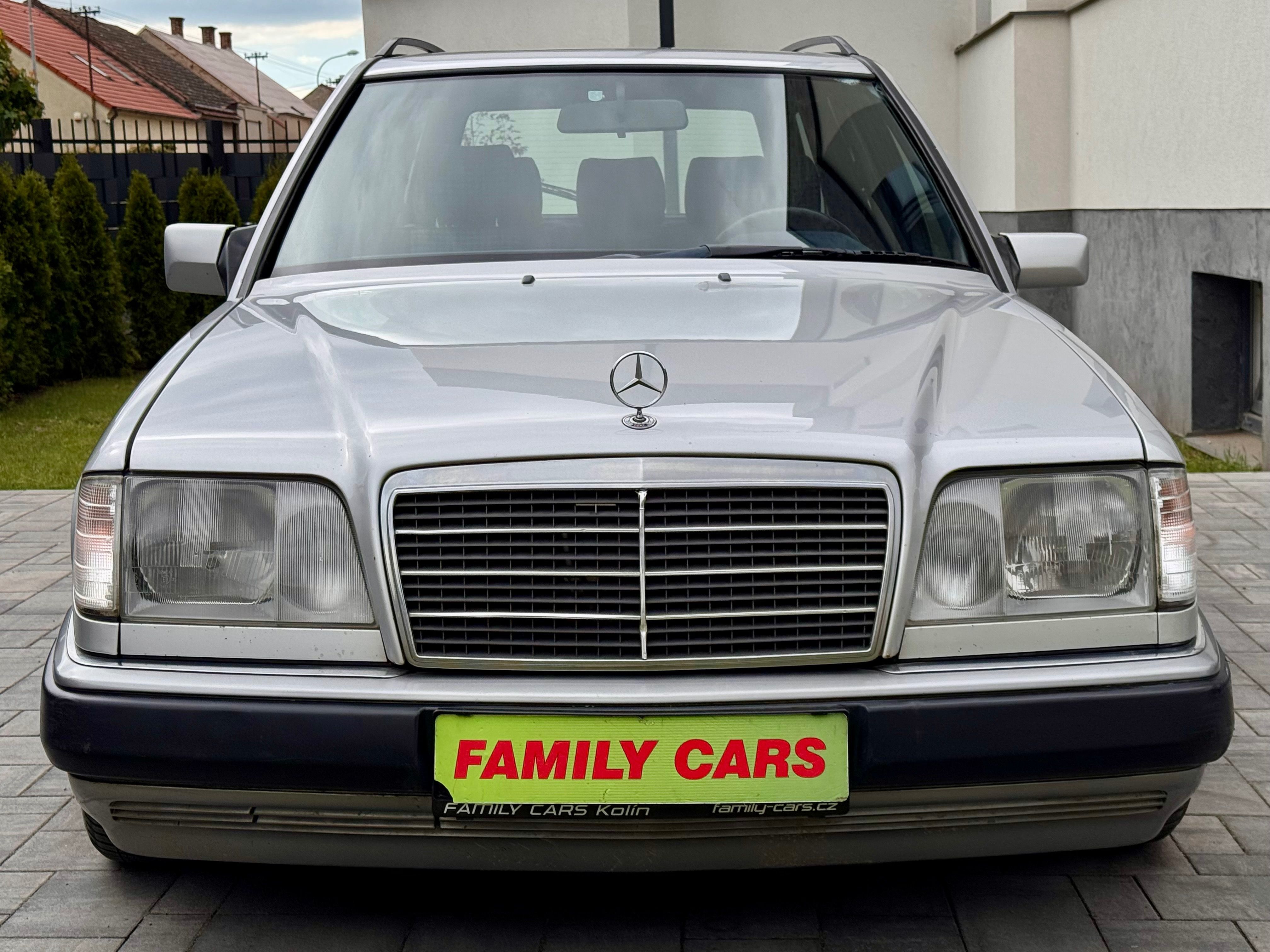 Mercedes-Benz 124, 300,MANUÁL,KLIMA - fotka 2