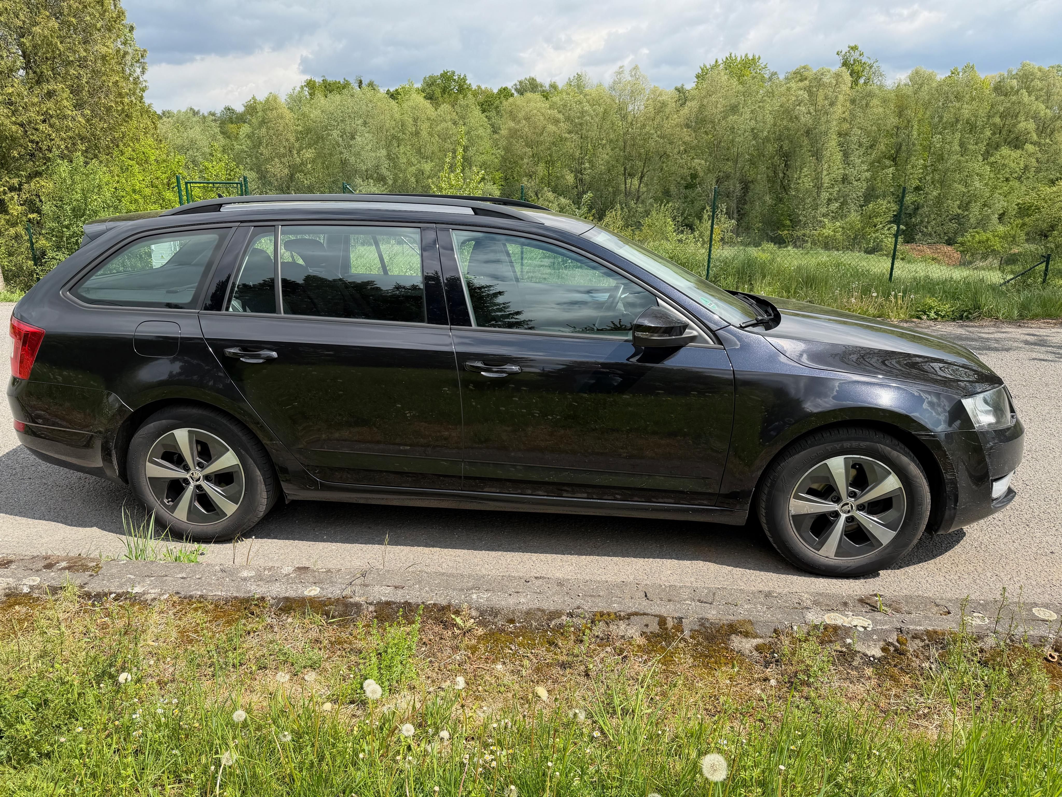 Škoda Octavia, 1.6TDi-81kw,tažné,prav.servis - fotka 5
