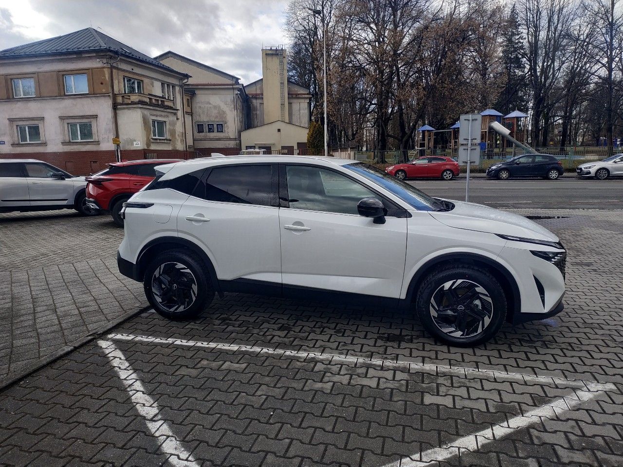 Nissan Qashqai, 1.3T mHEV AT,2WD, SKLADEM - fotka 4