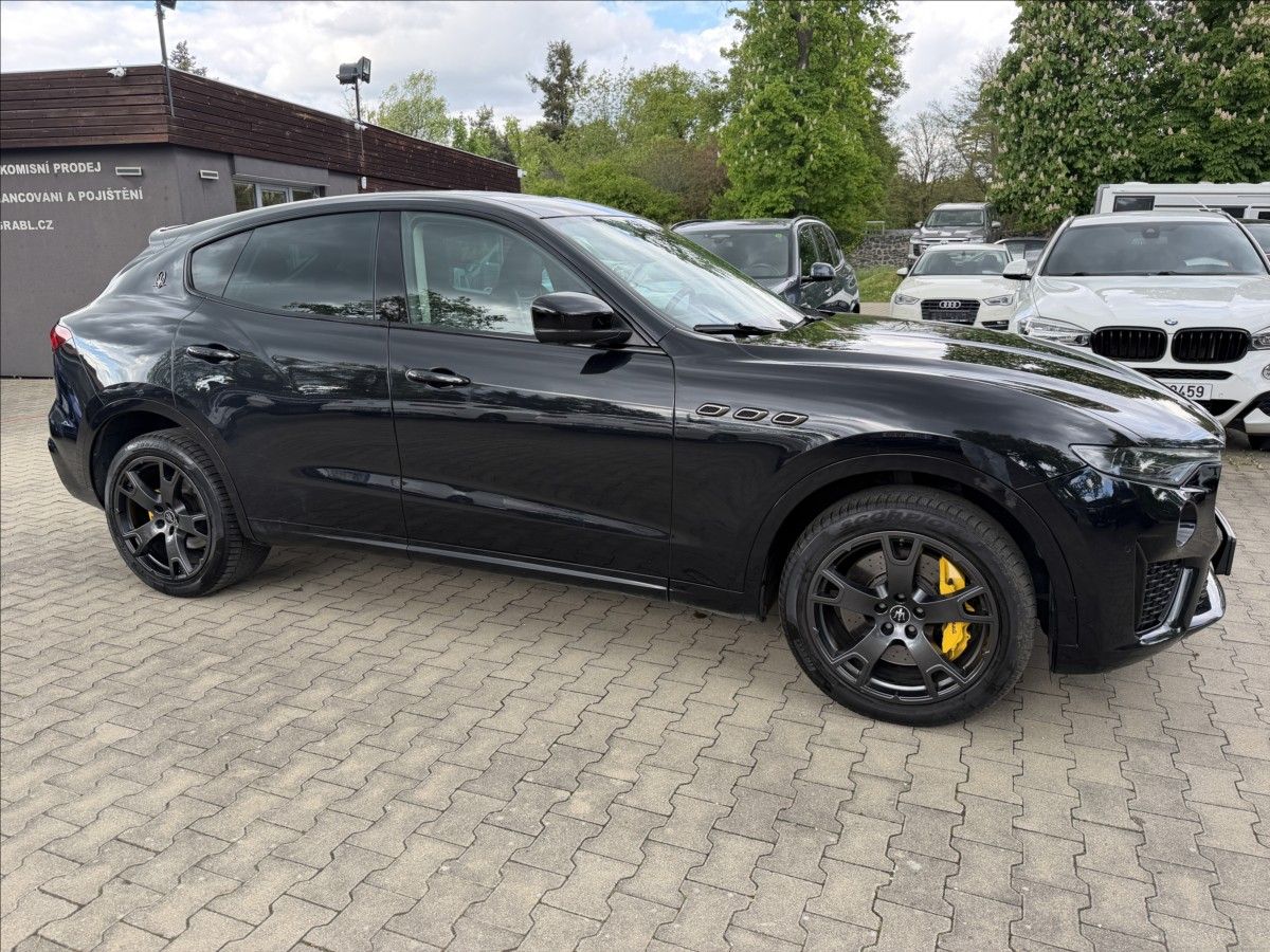 Maserati Levante, 3.0V6 SQ4 - fotka 4