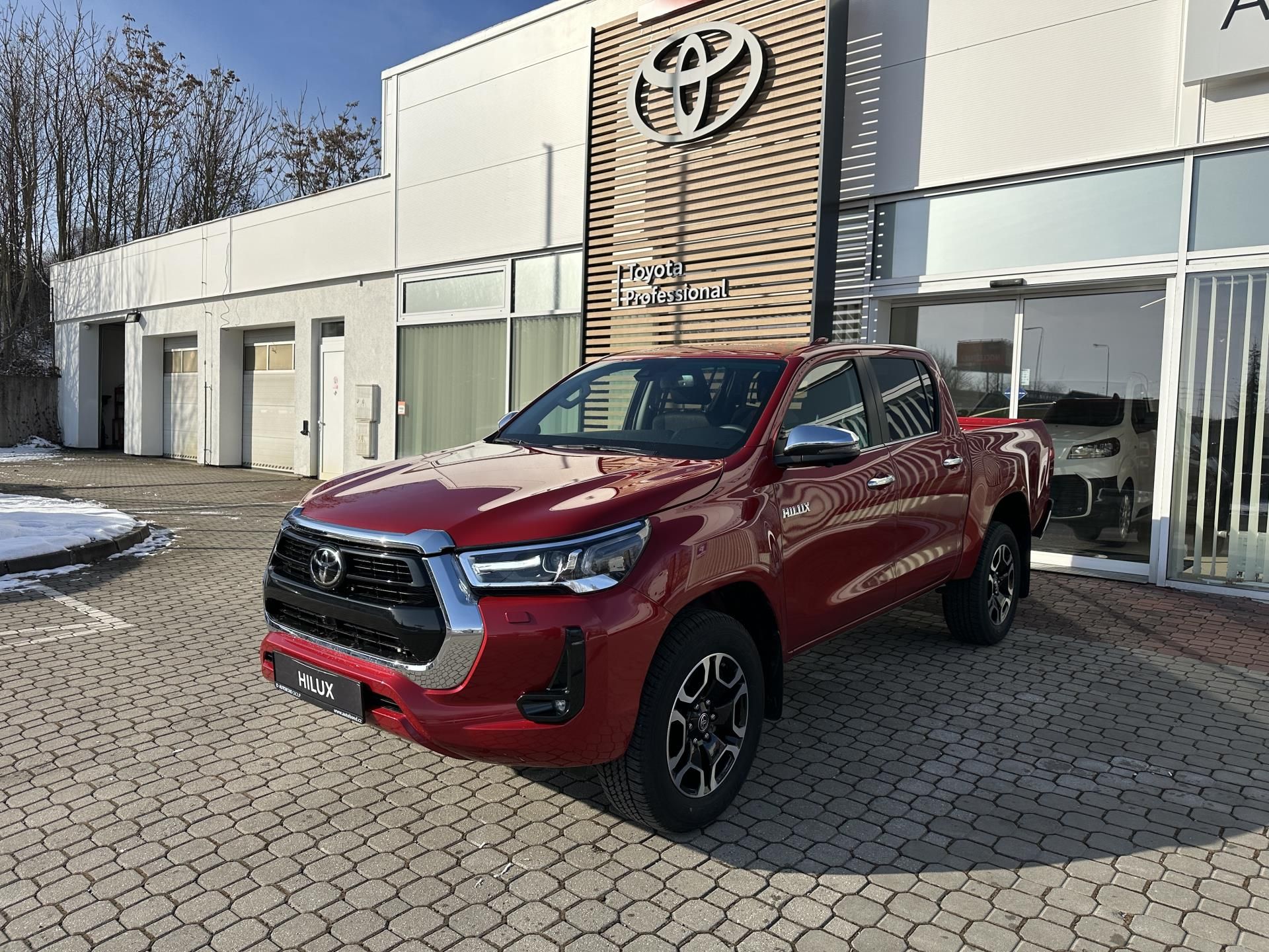 Toyota Hilux, Executive 2.8D 4D 204k 6AT 4X4 - fotka 2