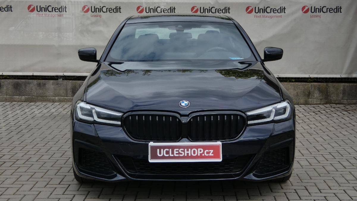 BMW Řada 5, 530e - fotka 2