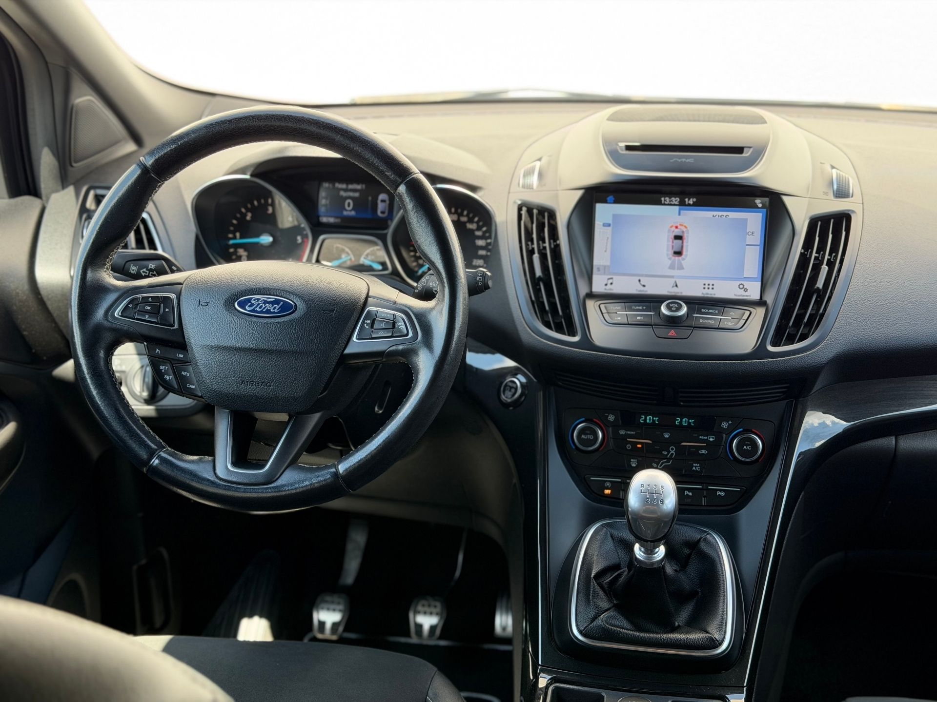 Ford Kuga, 1.5TDCi 88kW ST-LINE - fotka 5