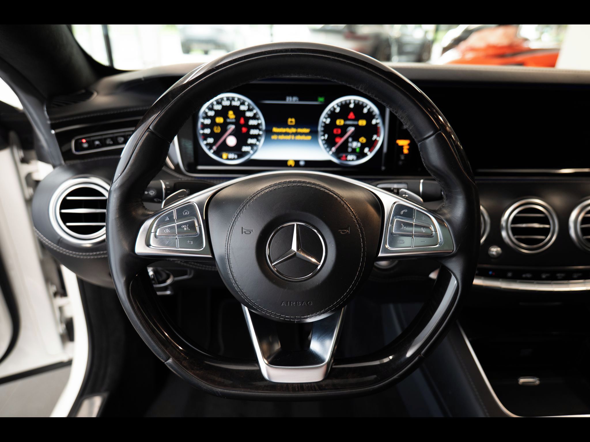 Mercedes-Benz Třídy S, 500 Coupé 4MATIC - fotka 5