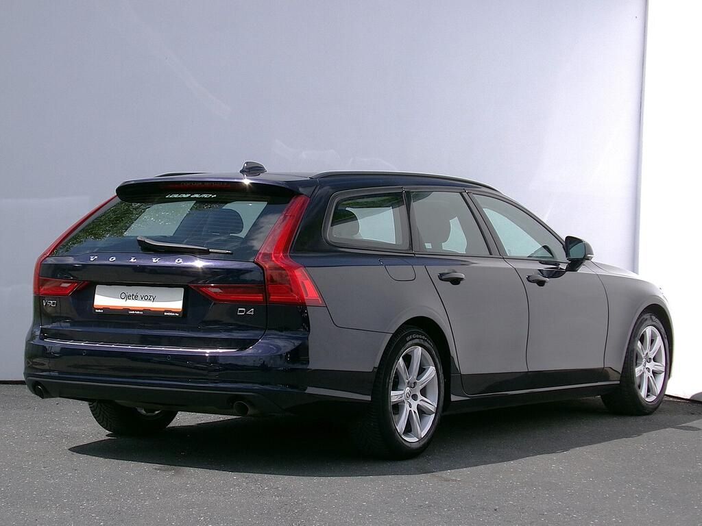 Volvo V90, Kinetic 2.0 D4 140 kW - fotka 2