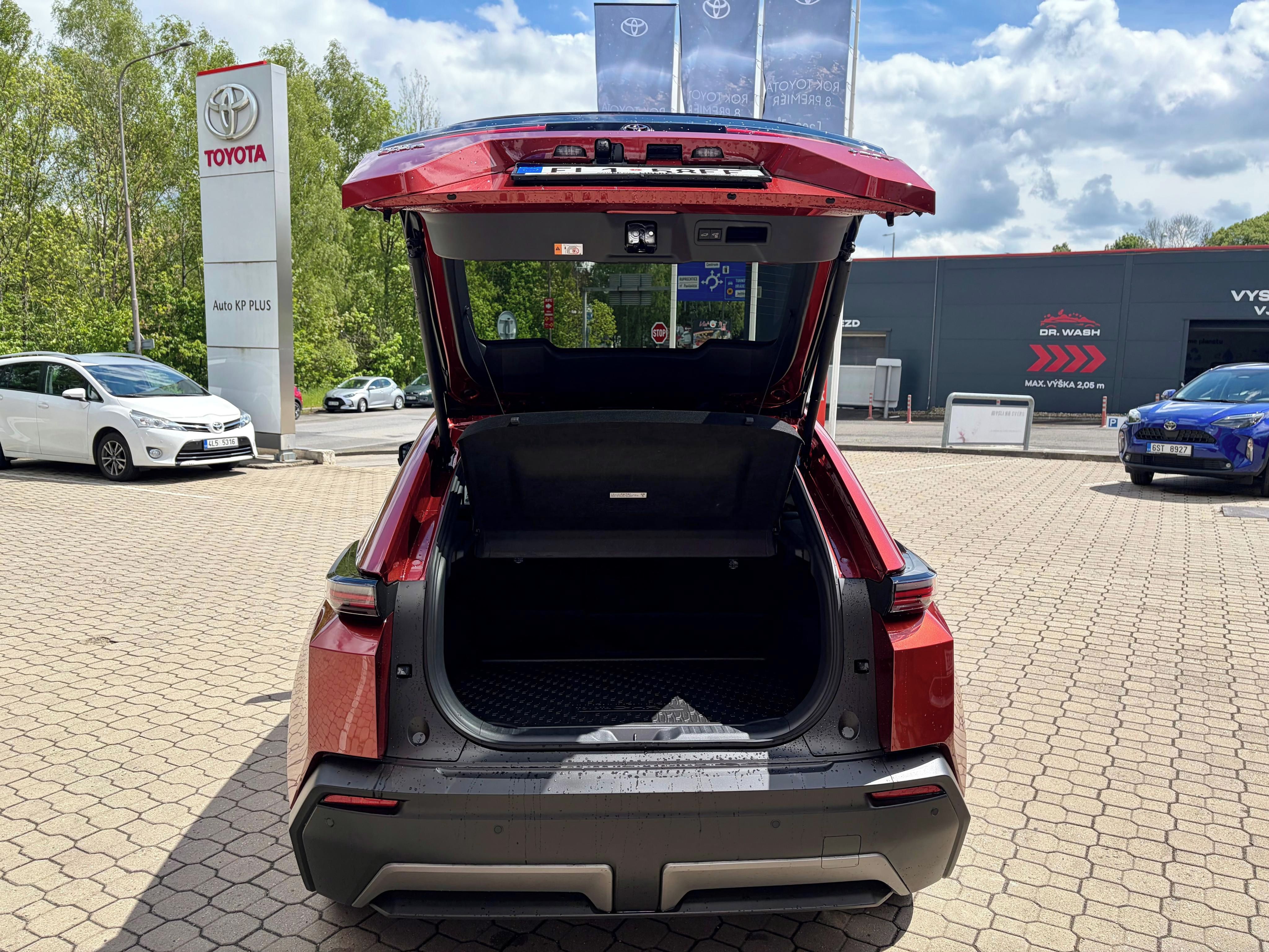 Toyota C-HR, +, 224k Style+Dynamic - fotka 6