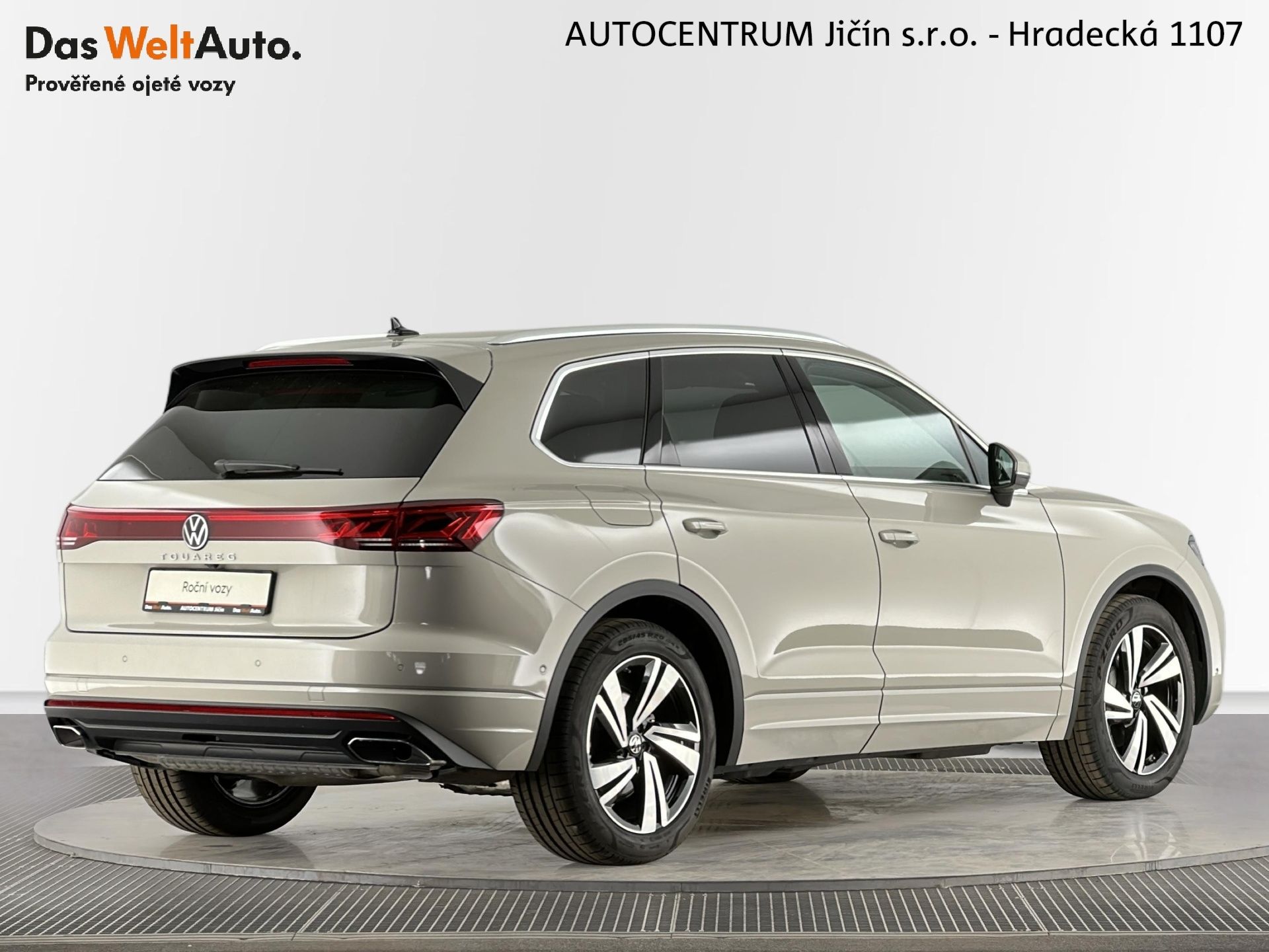 Volkswagen Touareg, Elegance 3.0 TDI 210kW 4Motion - fotka 2