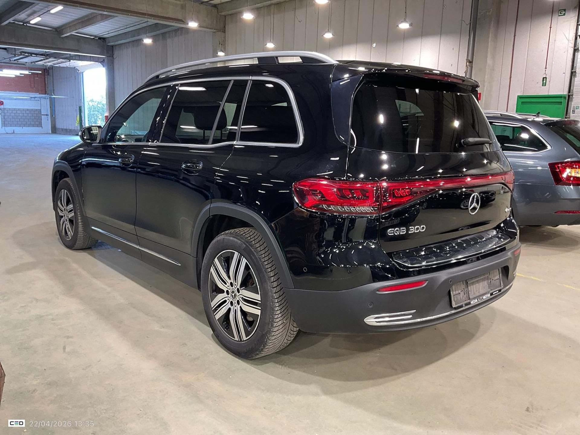 Mercedes-Benz EQB, 300 Luxury 4-Matic 4×4 - fotka 3