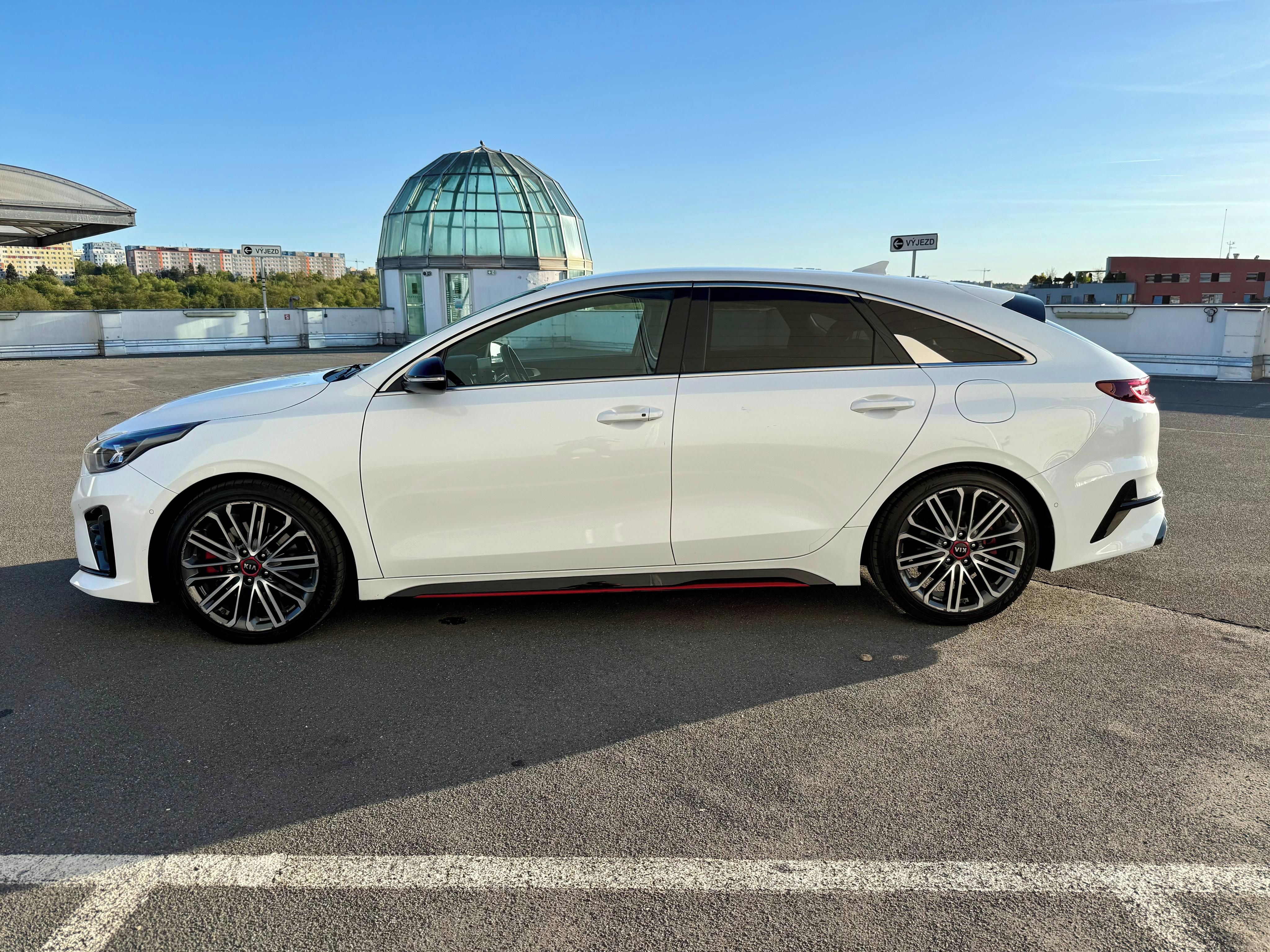 Kia Pro_cee´d, 1,6 T-GDi 7DCT GT - fotka 2