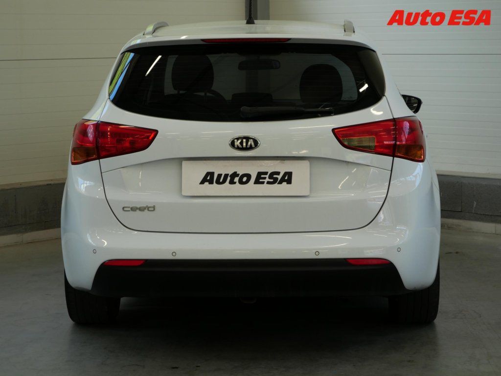 Kia Cee´d, 1.6i,ČR - fotka 5