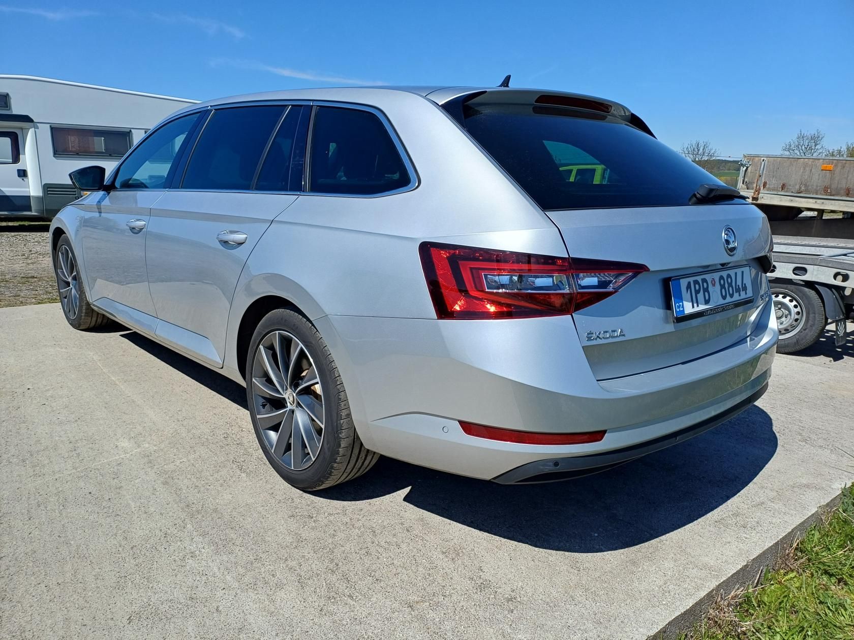 Škoda Superb, L&K 140kW DSG Kamera DPH Navi - fotka 2