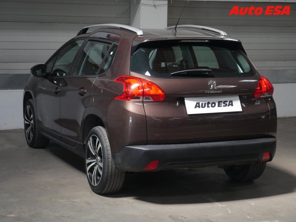 Peugeot 2008, 1.6 HDI,servis.kniha,AC - fotka 4