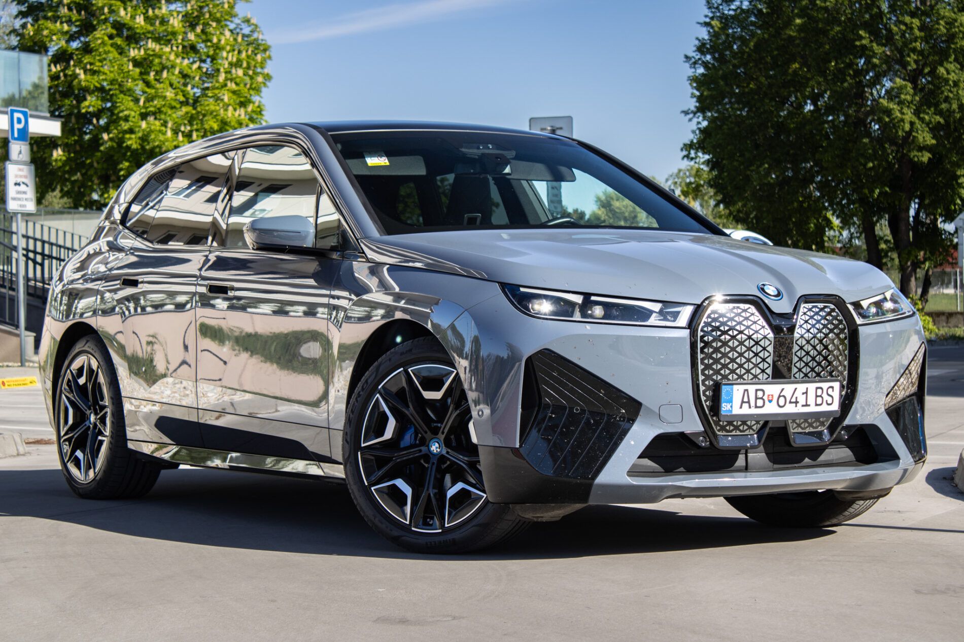 BMW iX - fotka 4