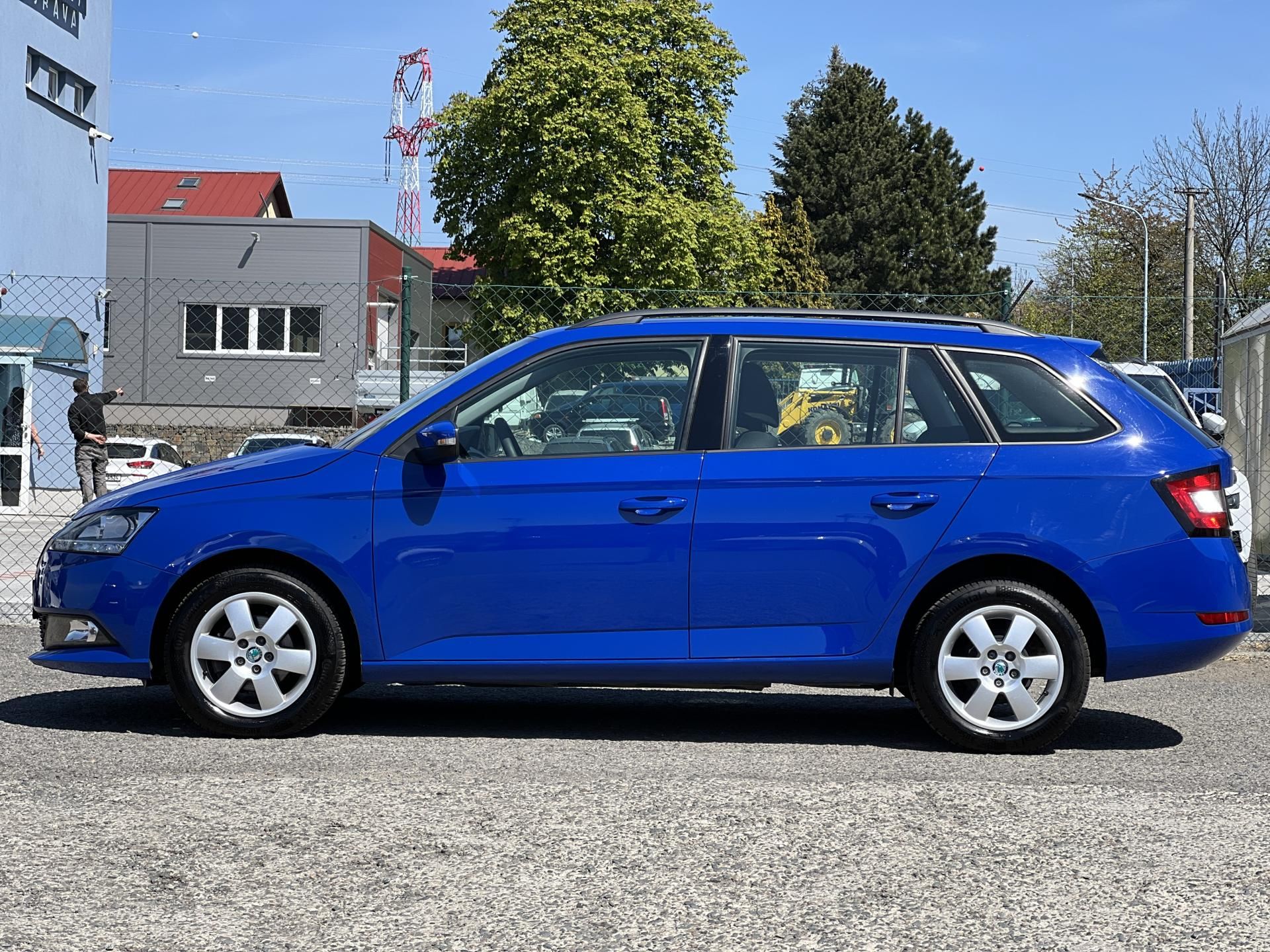 Škoda Fabia, 1.0MPi 44kw KLIMA TEMPOMAT - fotka 4