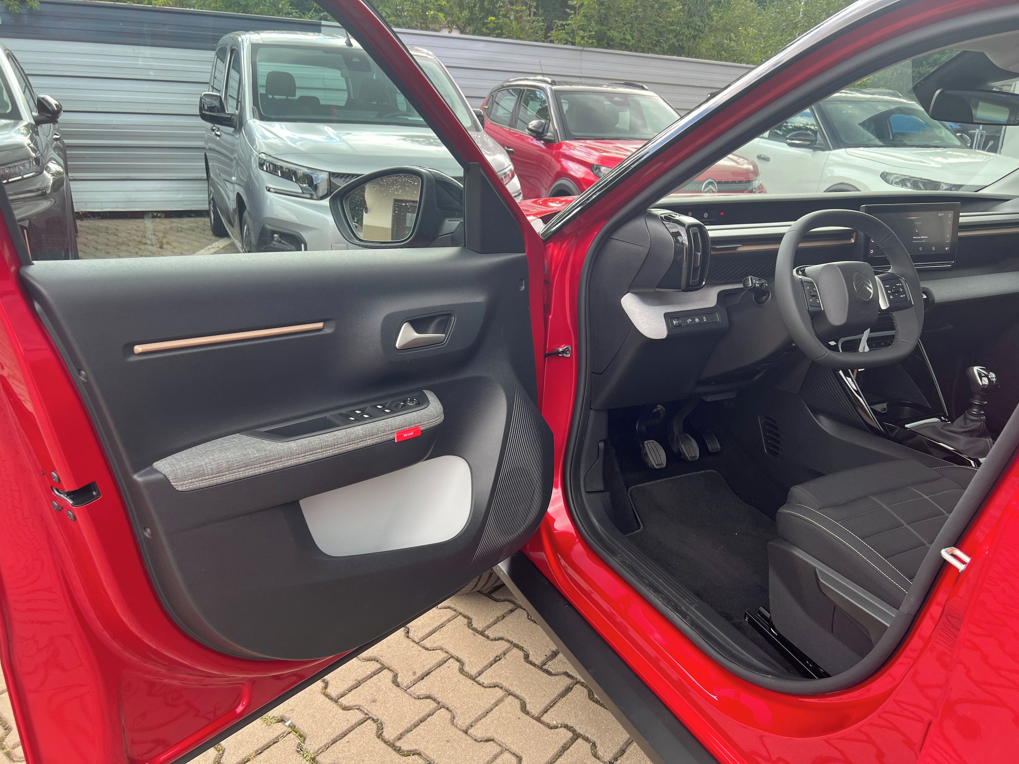 Citroën C3 Aircross, C3 AIRCROSS PLUS 1.2 červená - fotka 6