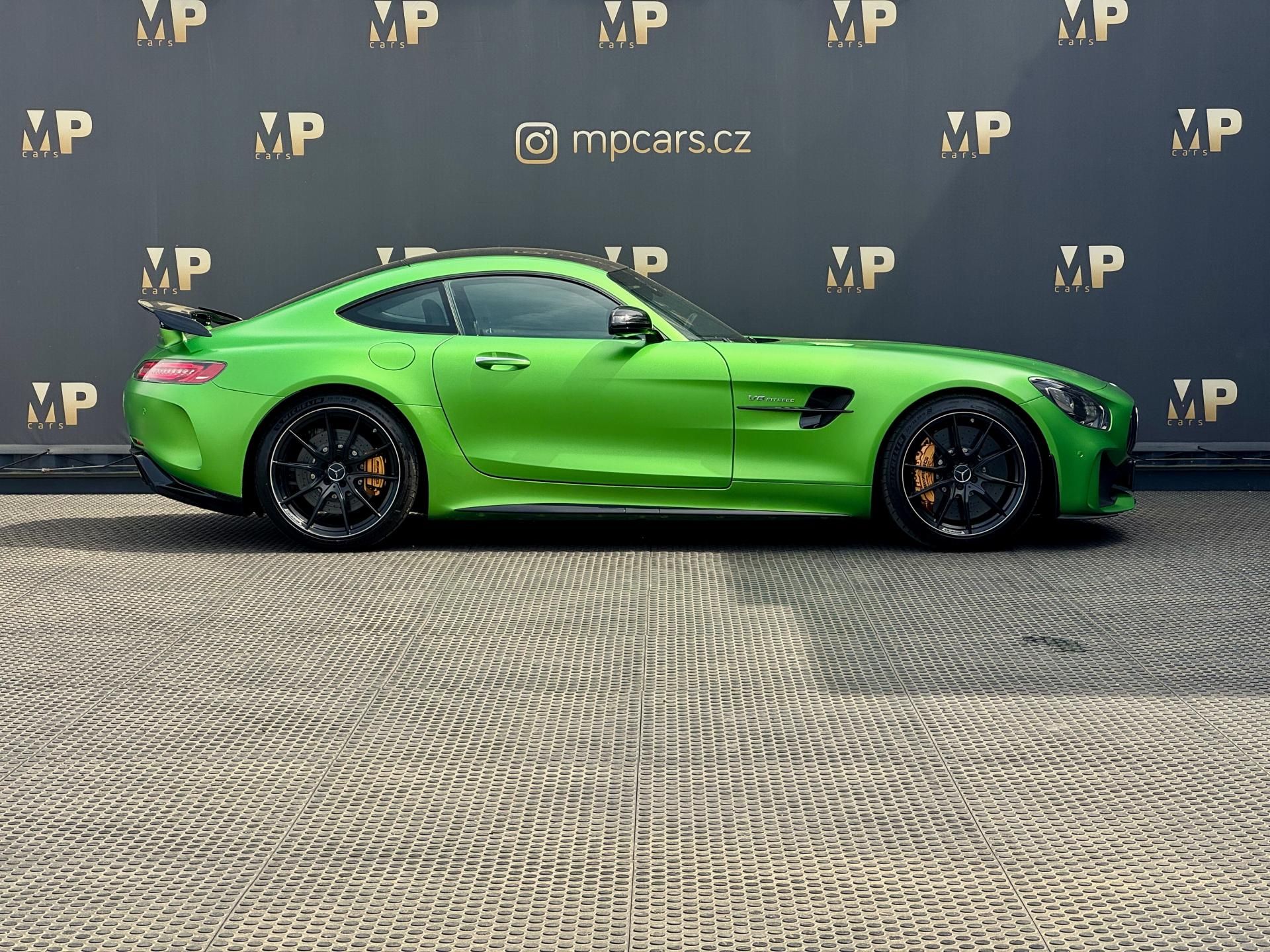 Mercedes-Benz AMG GT, R 4.0 V8 430kW, Carbon Ceramic - fotka 4