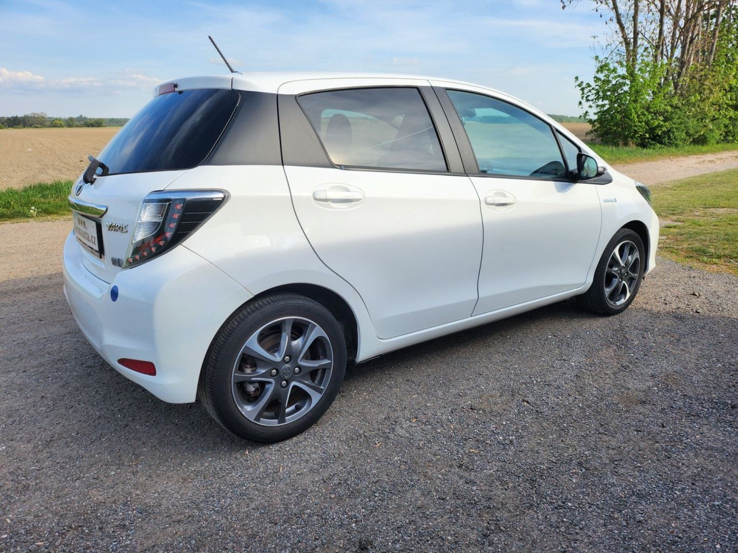 Toyota Yaris, 1.5 hybrid - fotka 4