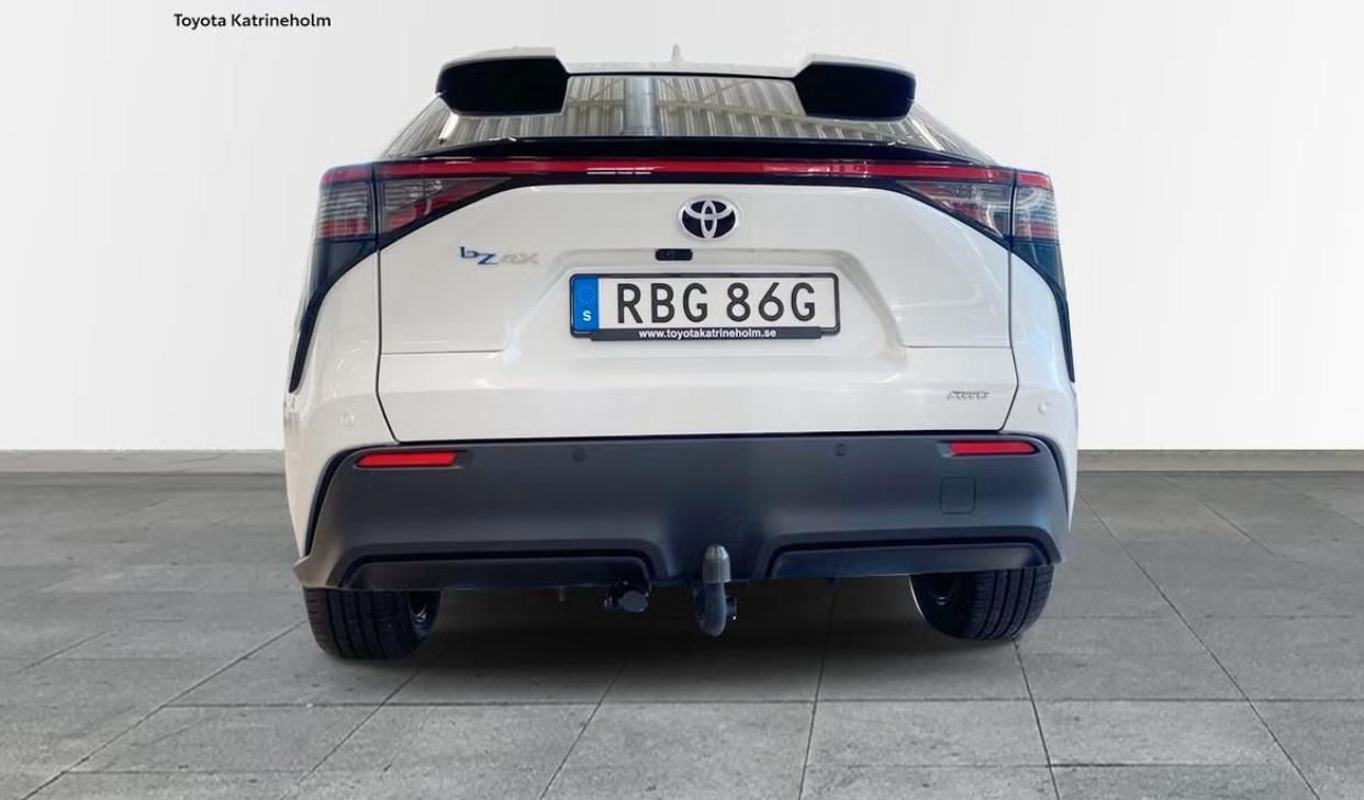 Toyota bZ4X, Executive AWD 360kam Tažné - fotka 4