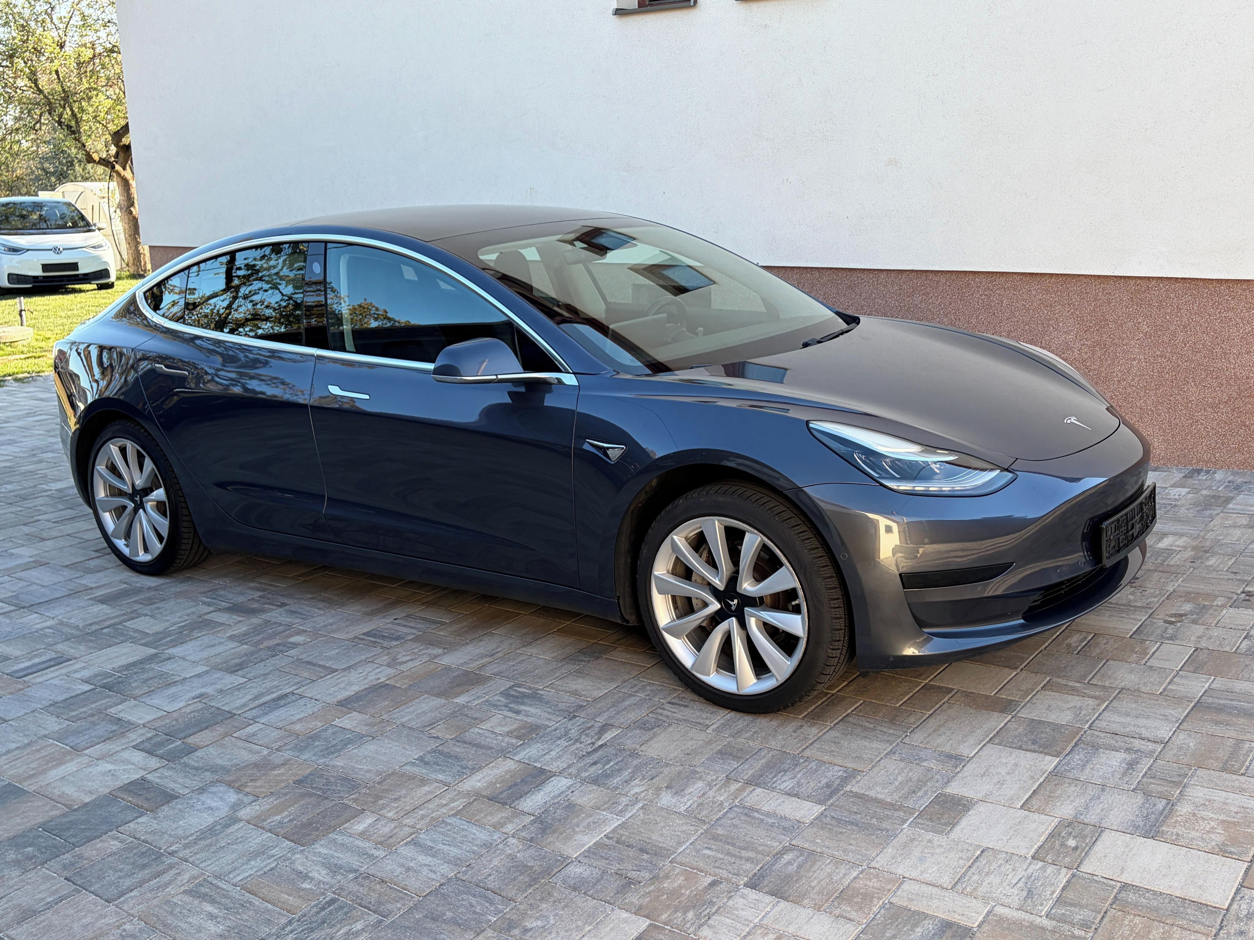Tesla Model 3, SR + 60kwh, DPH, SOH 86% - fotka 4