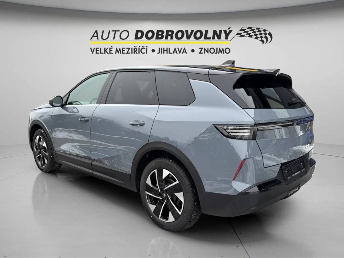 Opel Grandland, GS Hybrid 1.2 TURBO (107kW/145 - fotka 4