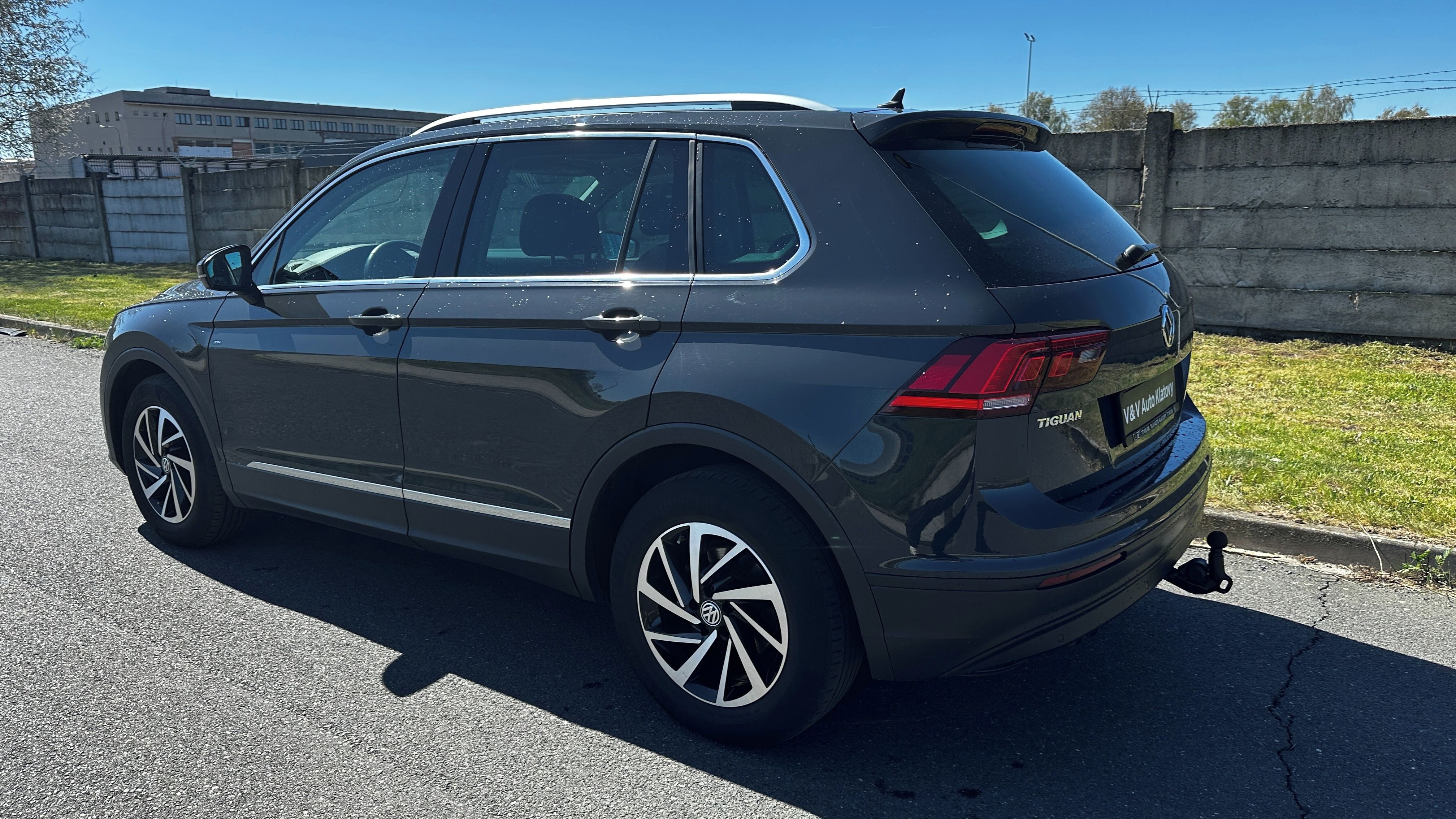 Volkswagen Tiguan, 2.0 TDI pano, NAV, tažné - fotka 3
