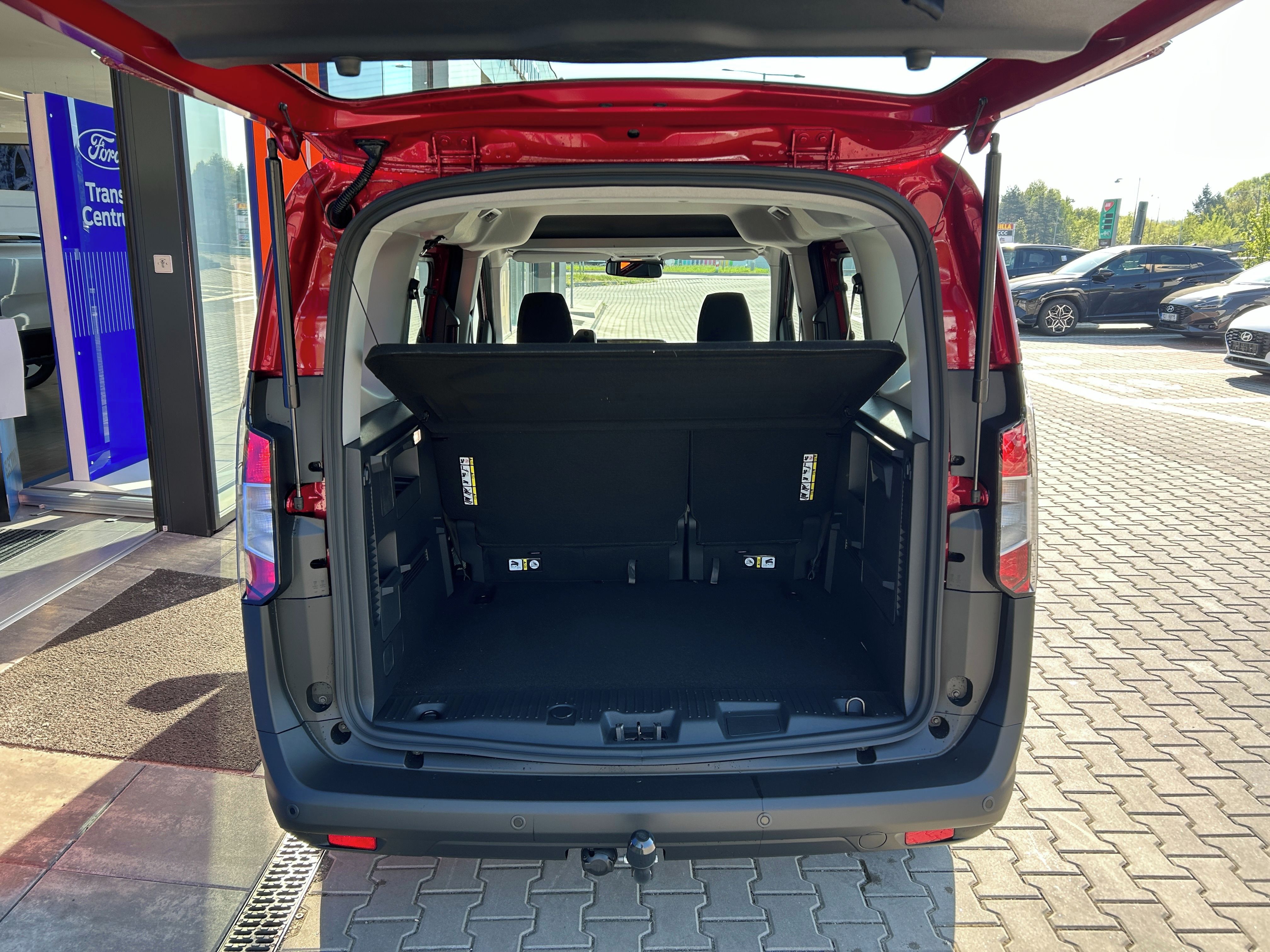 Ford Tourneo Courier, 1.0 EcoBoost 92kW Trend L1 - fotka 6