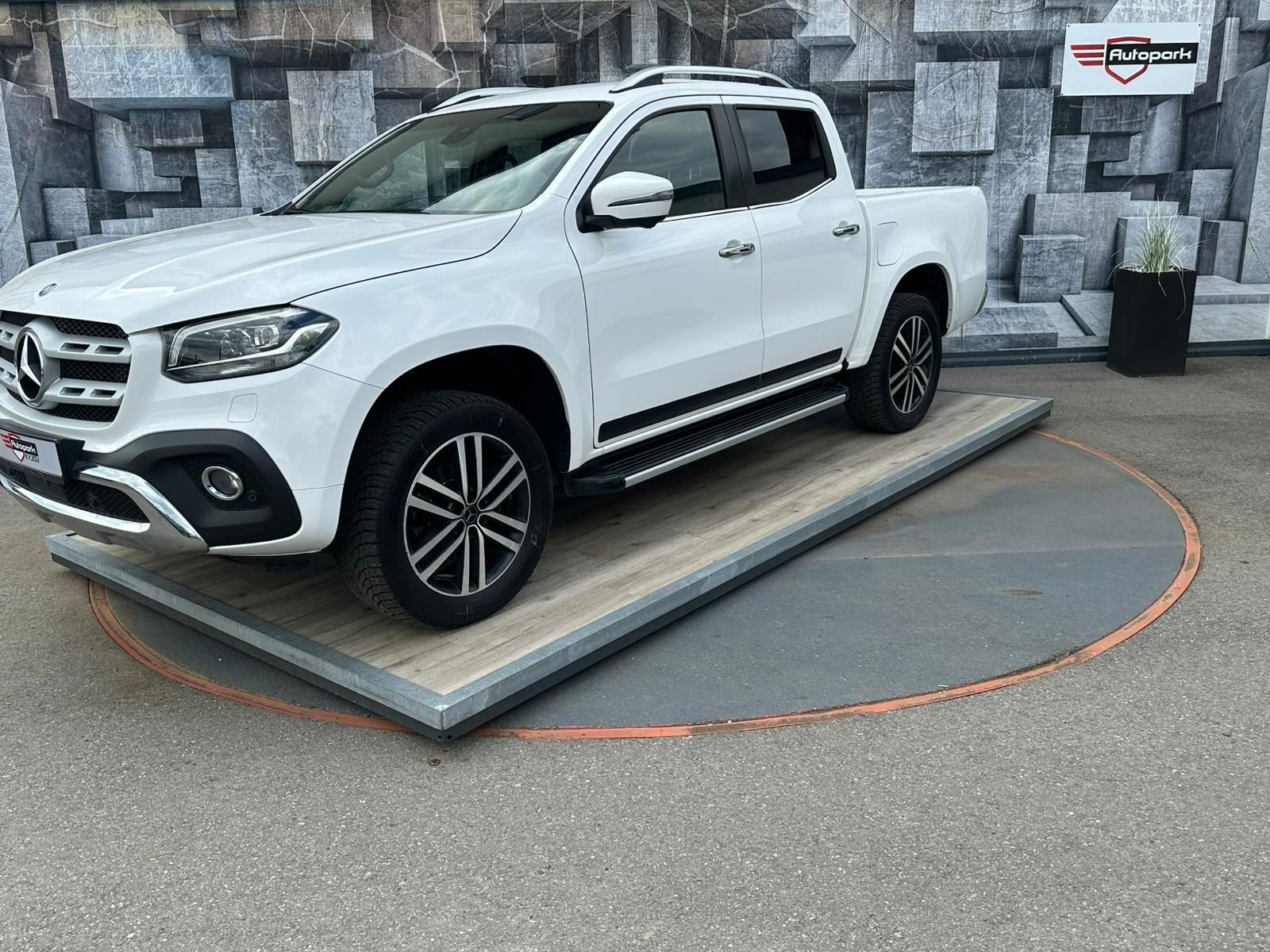 Mercedes-Benz Třídy X, X, 220D, 120KW, 360 ° - fotka 3