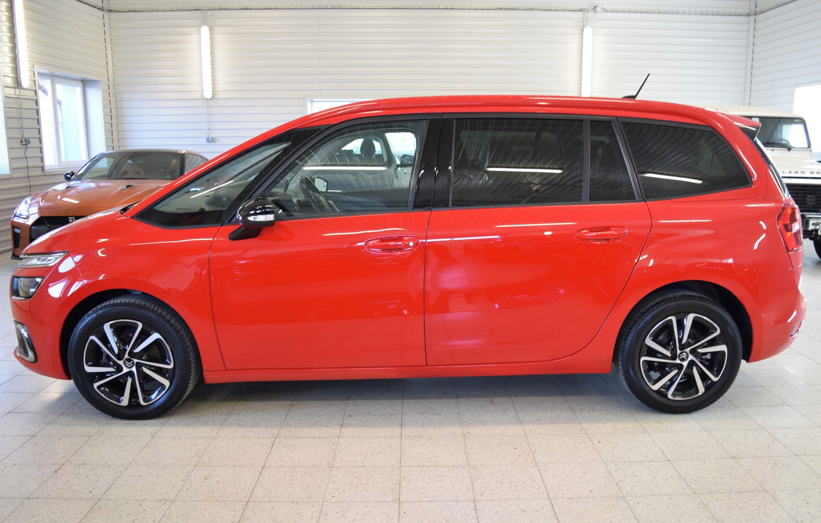 Citroën Grand C4 SpaceTourer, 1.5 BLUEHDI SHINE 7 MÍST-dph - fotka 2