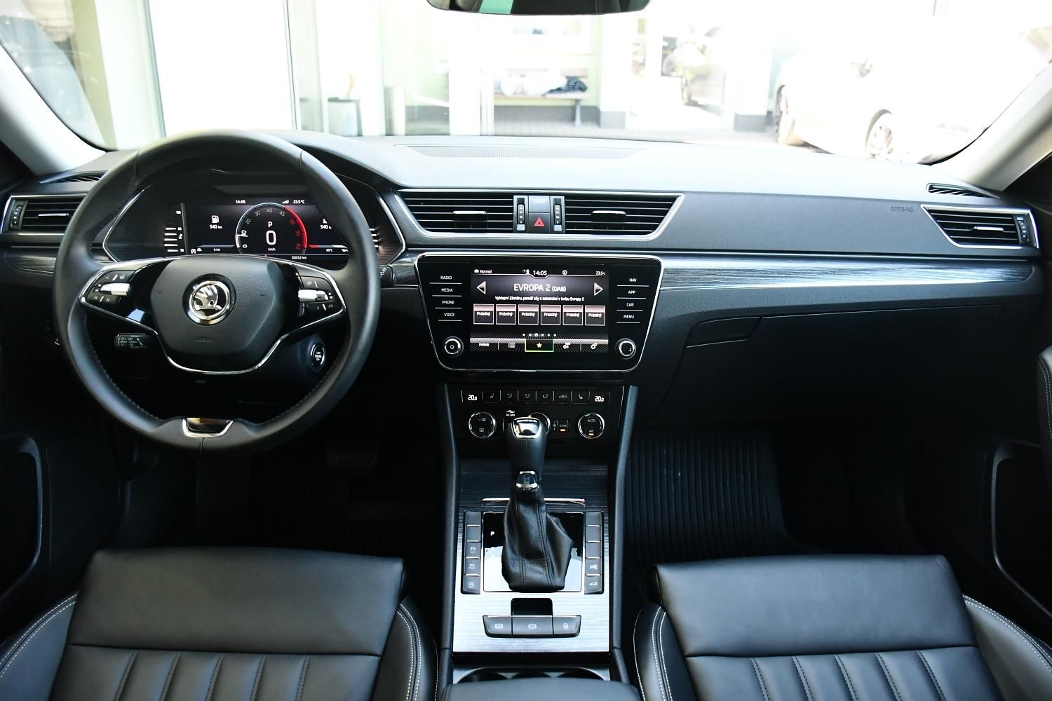 Škoda Superb, 2.0TDi 147kW STYLE  NTOP TAŽNÉ - fotka 6