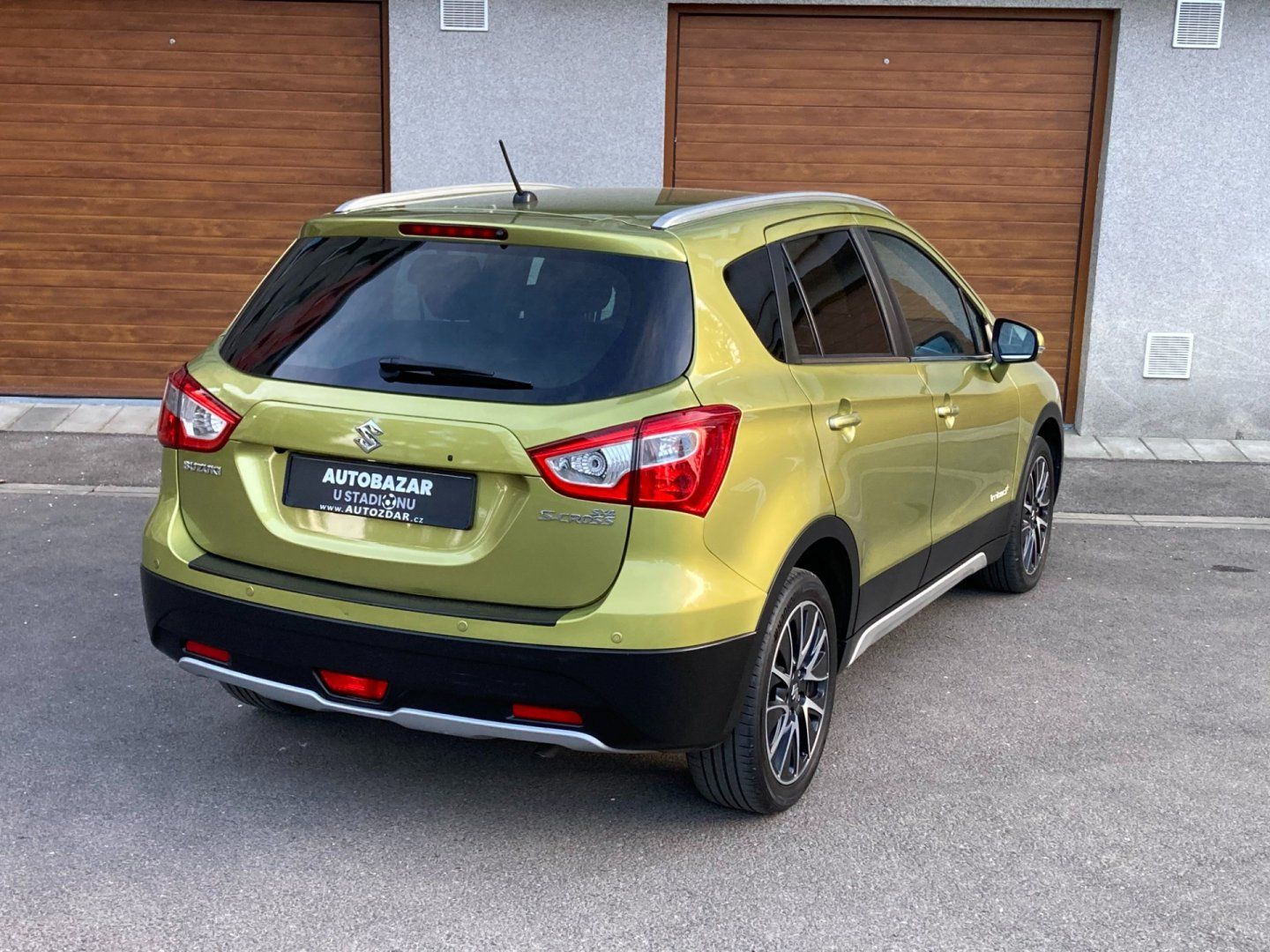 Suzuki SX4 S-Cross, 1,6 88kW Limited+  servisní k. - fotka 3