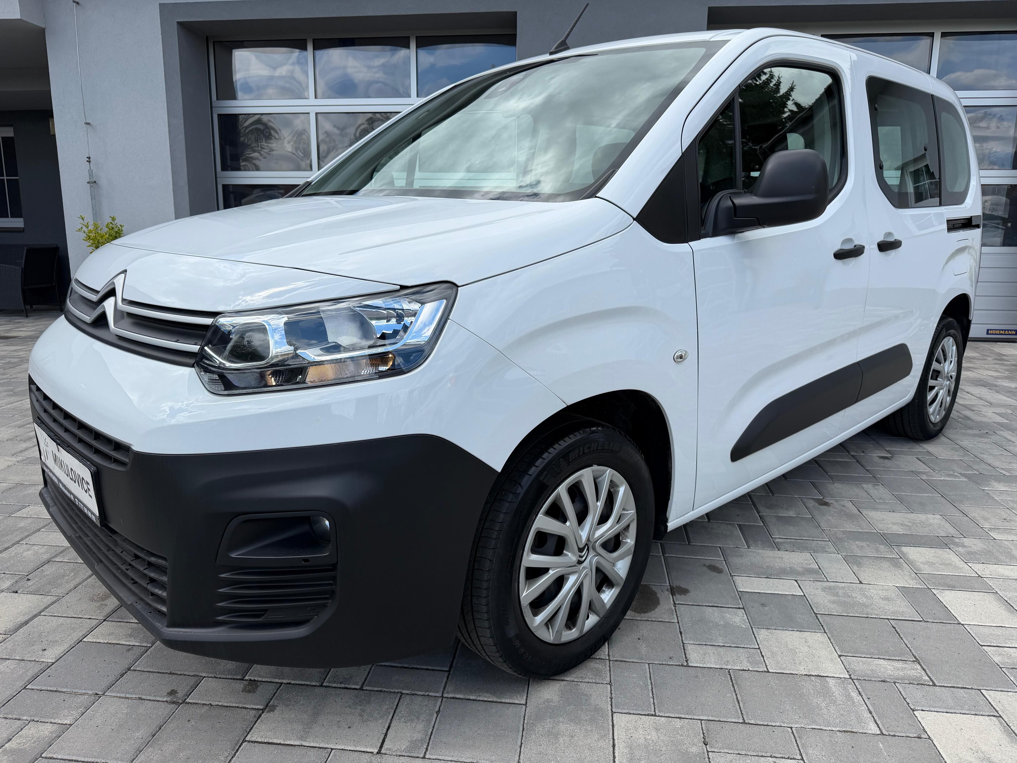 Citroën Berlingo, 1.2 PT 110 LIVE PACK 1.maj ČR - fotka 2