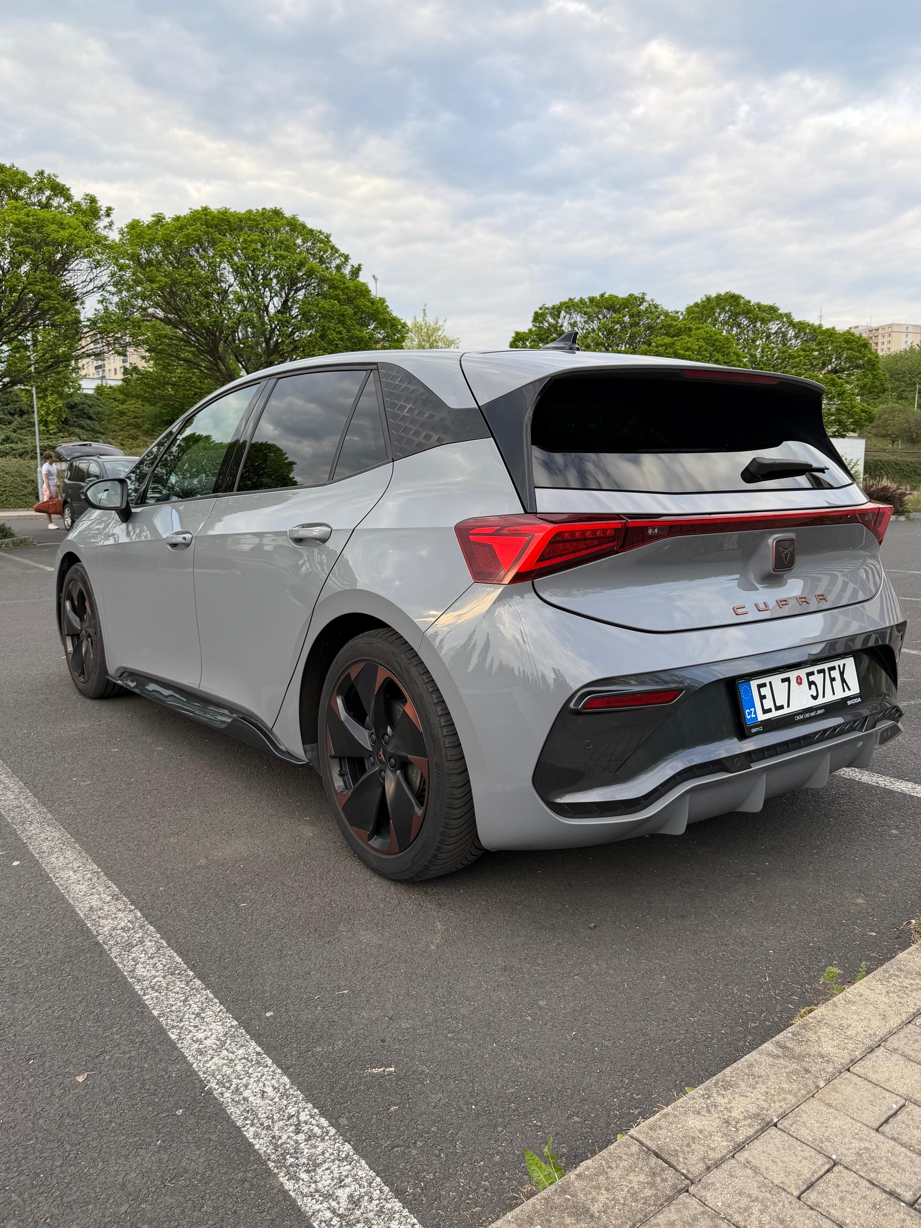 Cupra Born, 170kw e-Boost 58/62kwh DPH - fotka 4