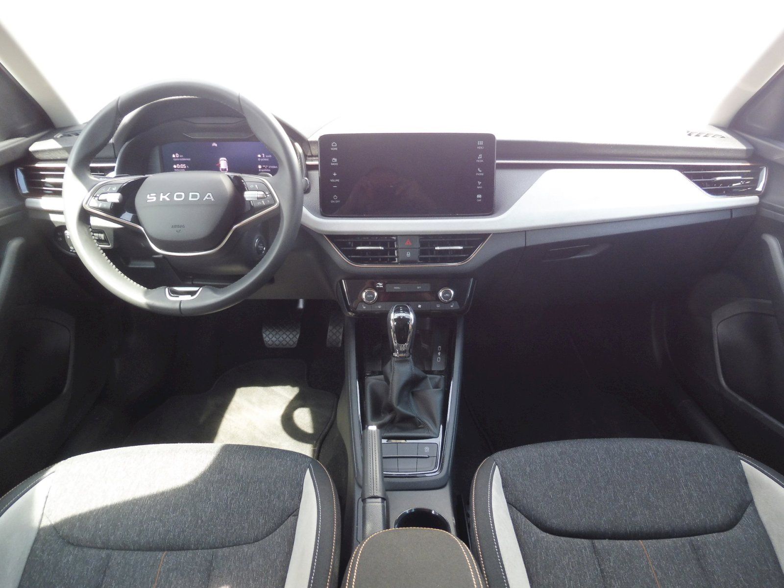Škoda Scala, Top Selection 1,5 TSI 110kW DS - fotka 5