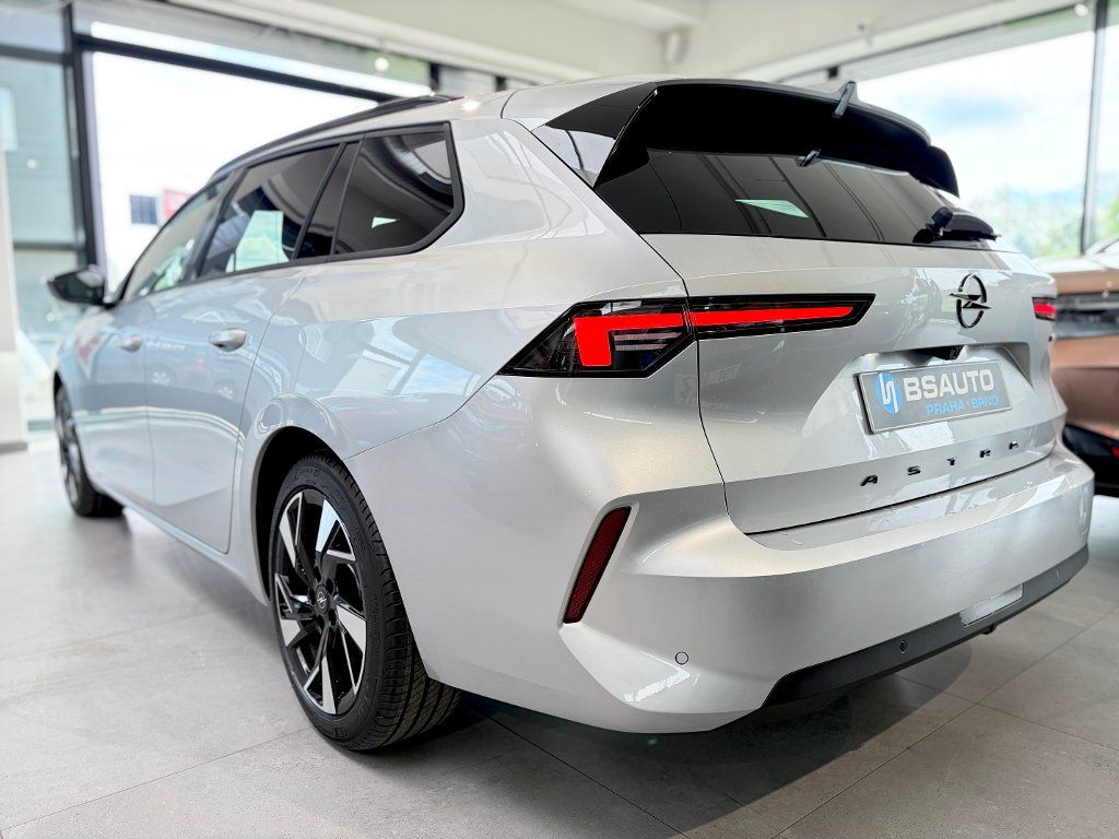 Opel Astra, ST Edition Mild-Hybrid Automat - fotka 4