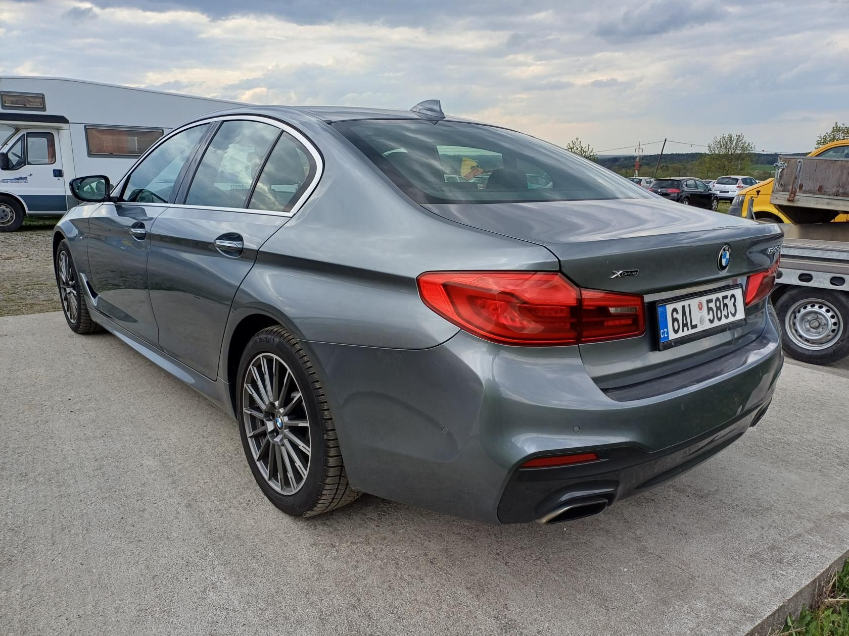 BMW Řada 5, 540i xDrive 250kW Mpaket - fotka 2