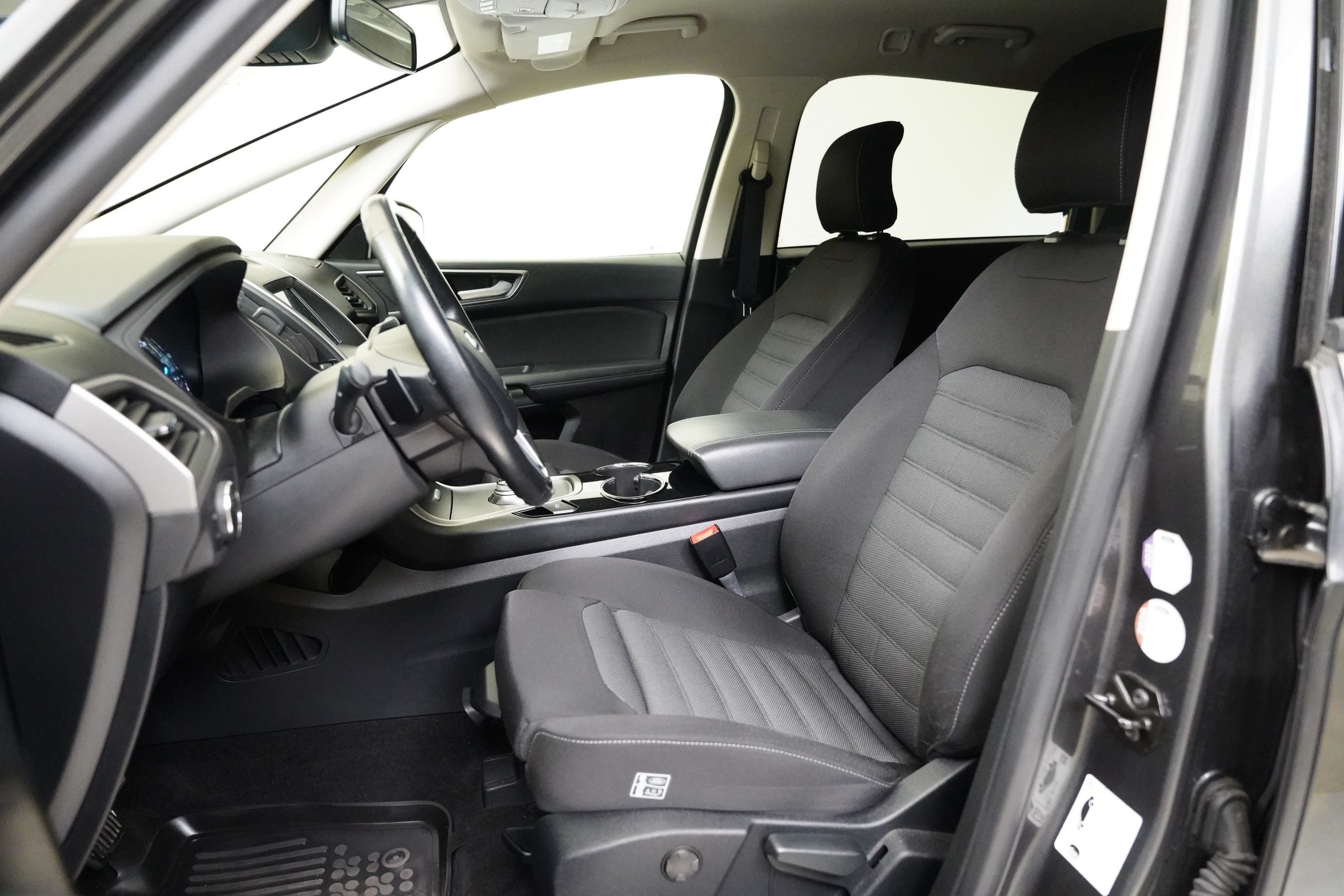 Ford S-MAX, 2.0 TDCI 110 kW Titanium - fotka 3