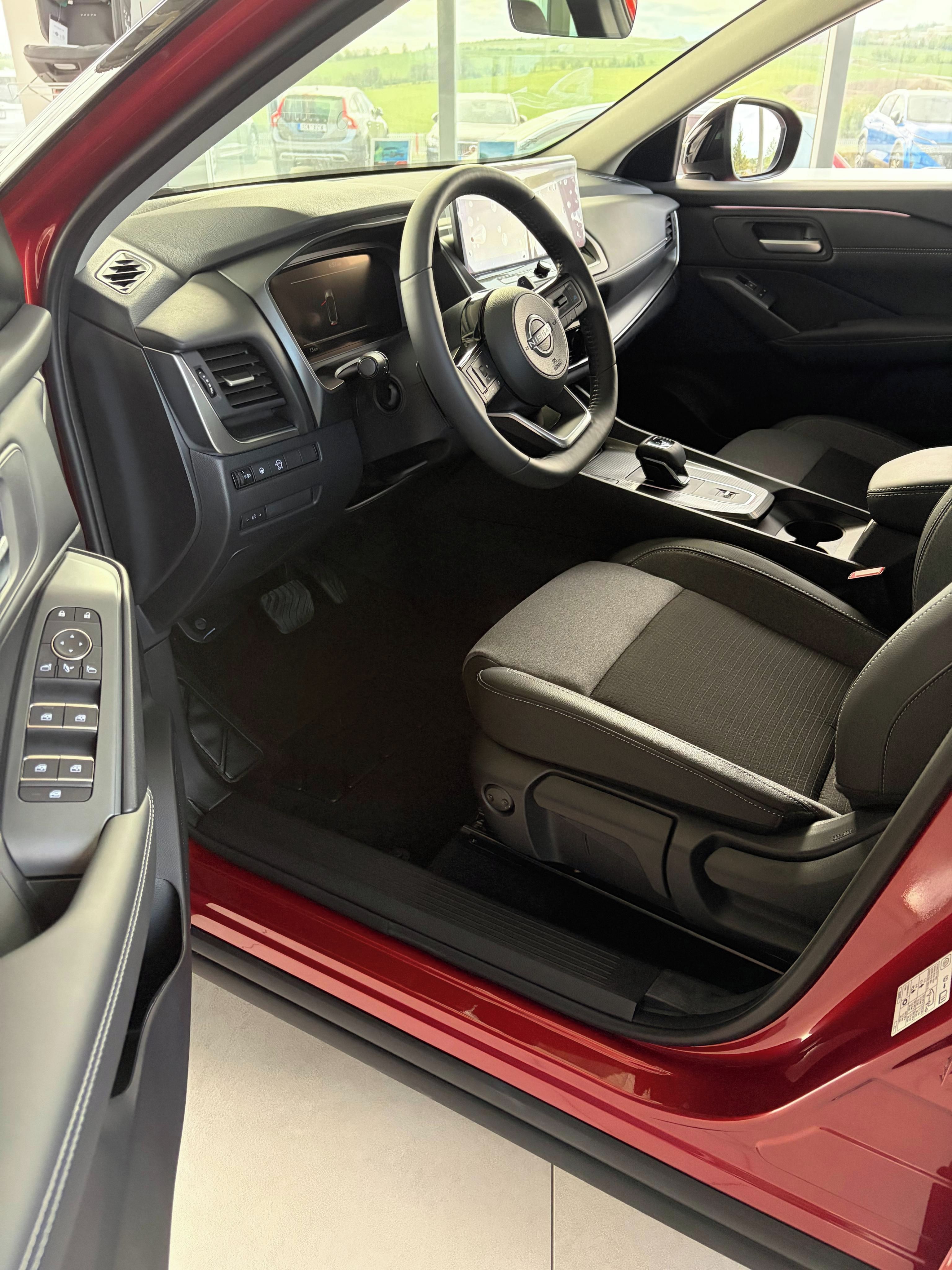 Nissan Qashqai, 1,3,116kW,2WD,AT, CCS karta!!! - fotka 2