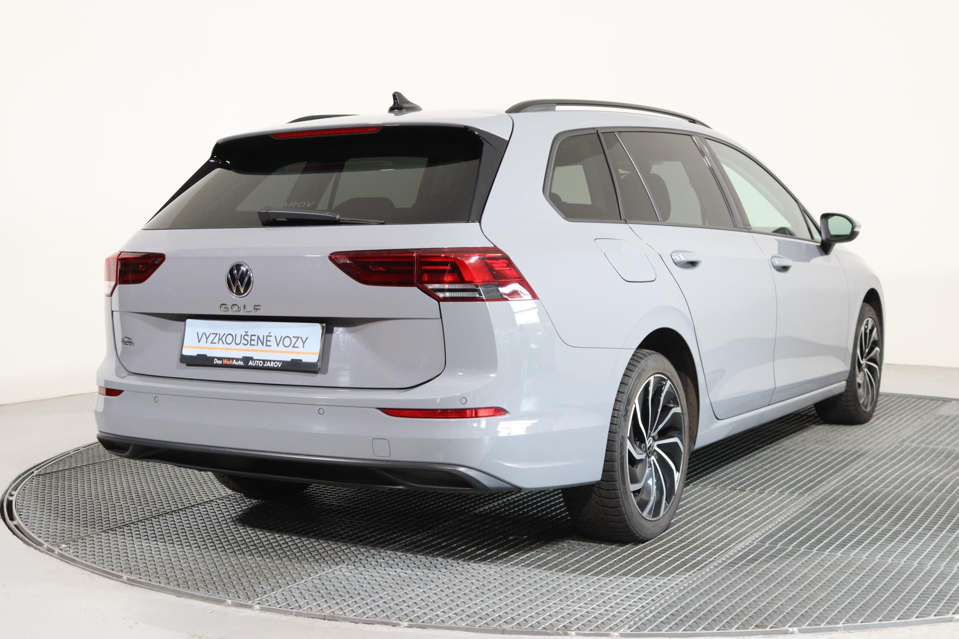 Volkswagen Golf Variant, Life 2,0 TDI/TAŽNÉ SKLOPNÉ - fotka 2