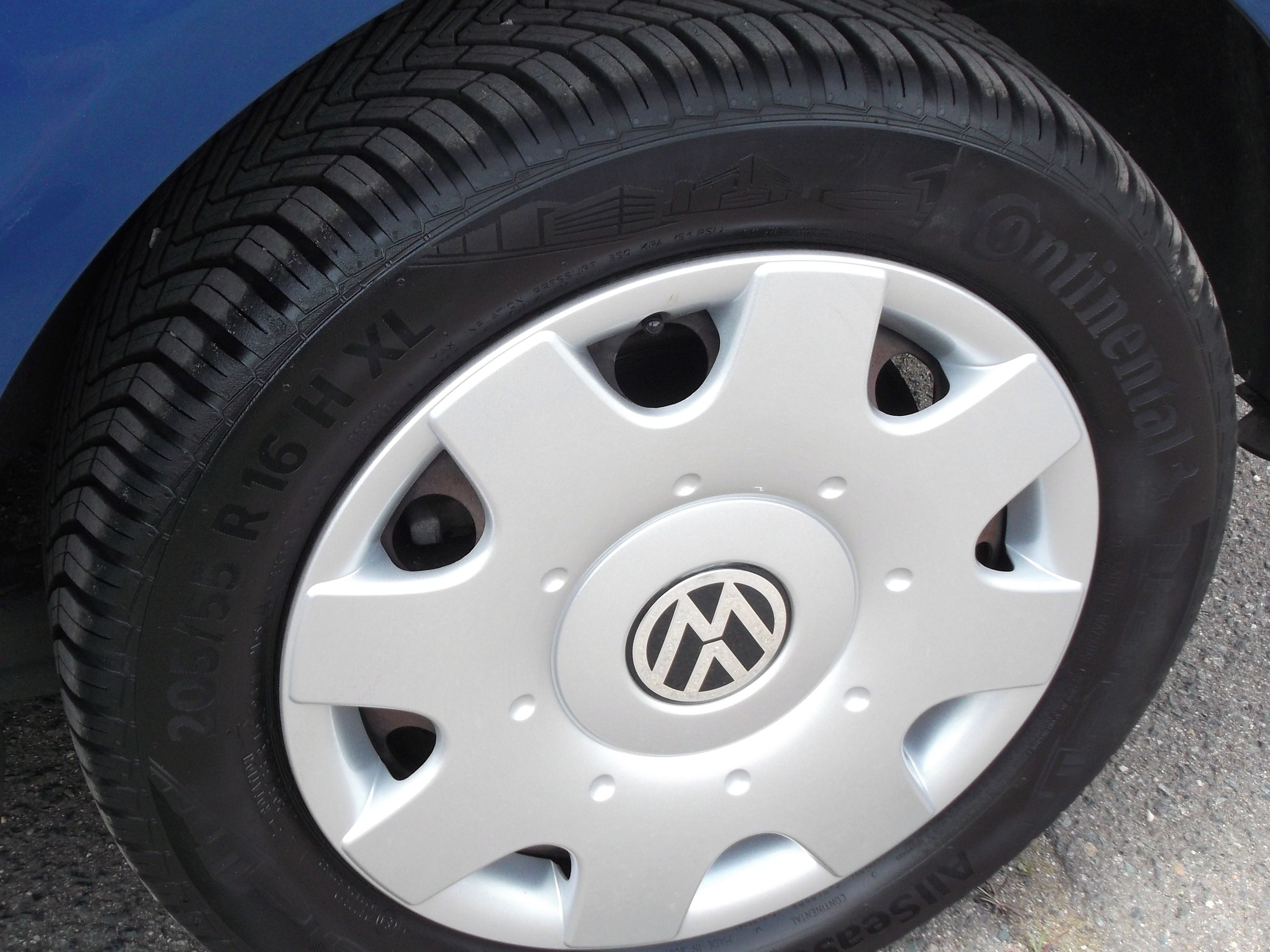 Volkswagen Touran, 1,6Mpi aut.klim,tempomat,servi - fotka 6