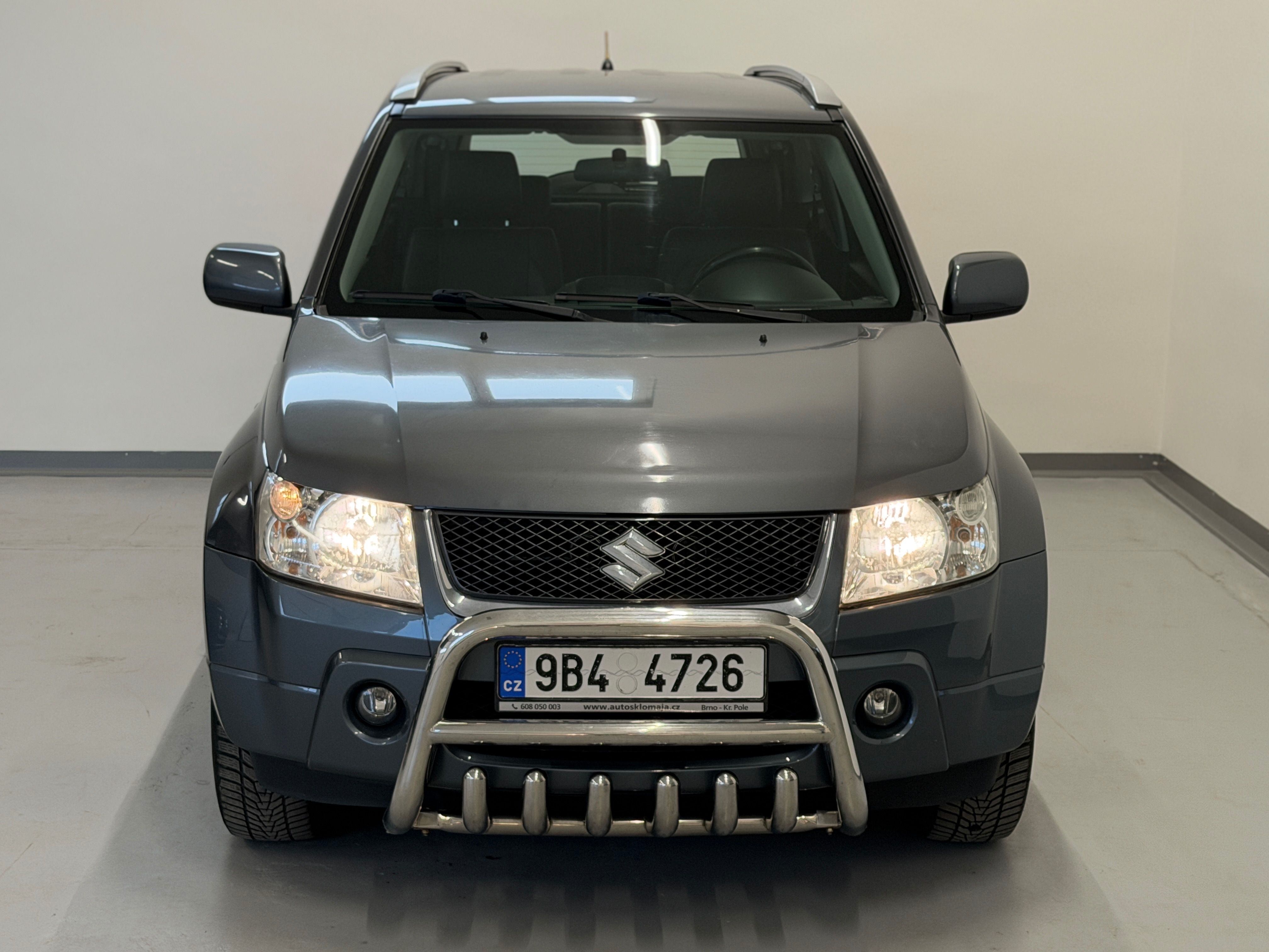 Suzuki Grand Vitara, 1.6 78 kW 4x4 / 3dv. / ČR - fotka 4