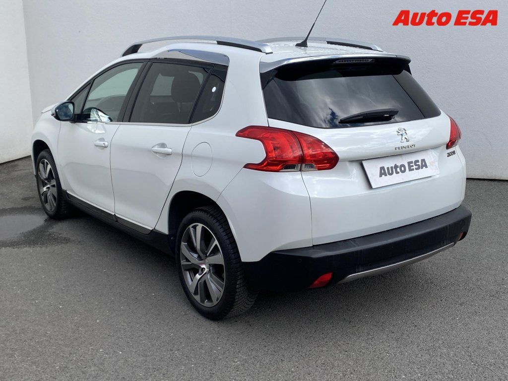 Peugeot 2008, 1.6,navi - fotka 6