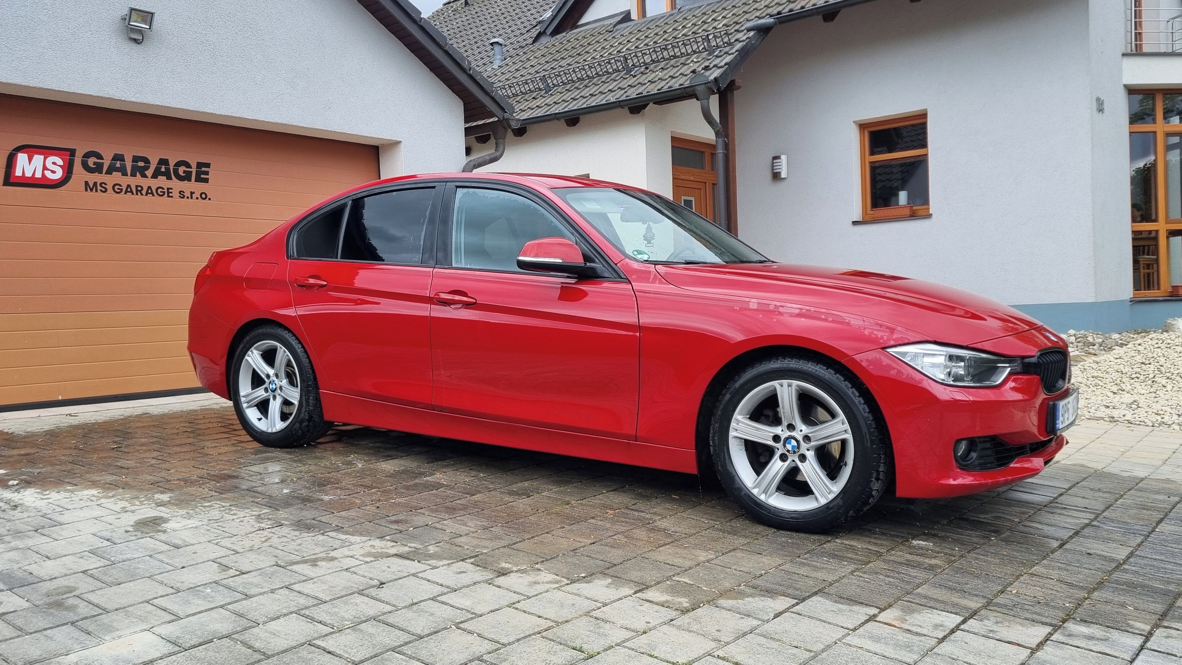 BMW Řada 3, 320 i - fotka 3