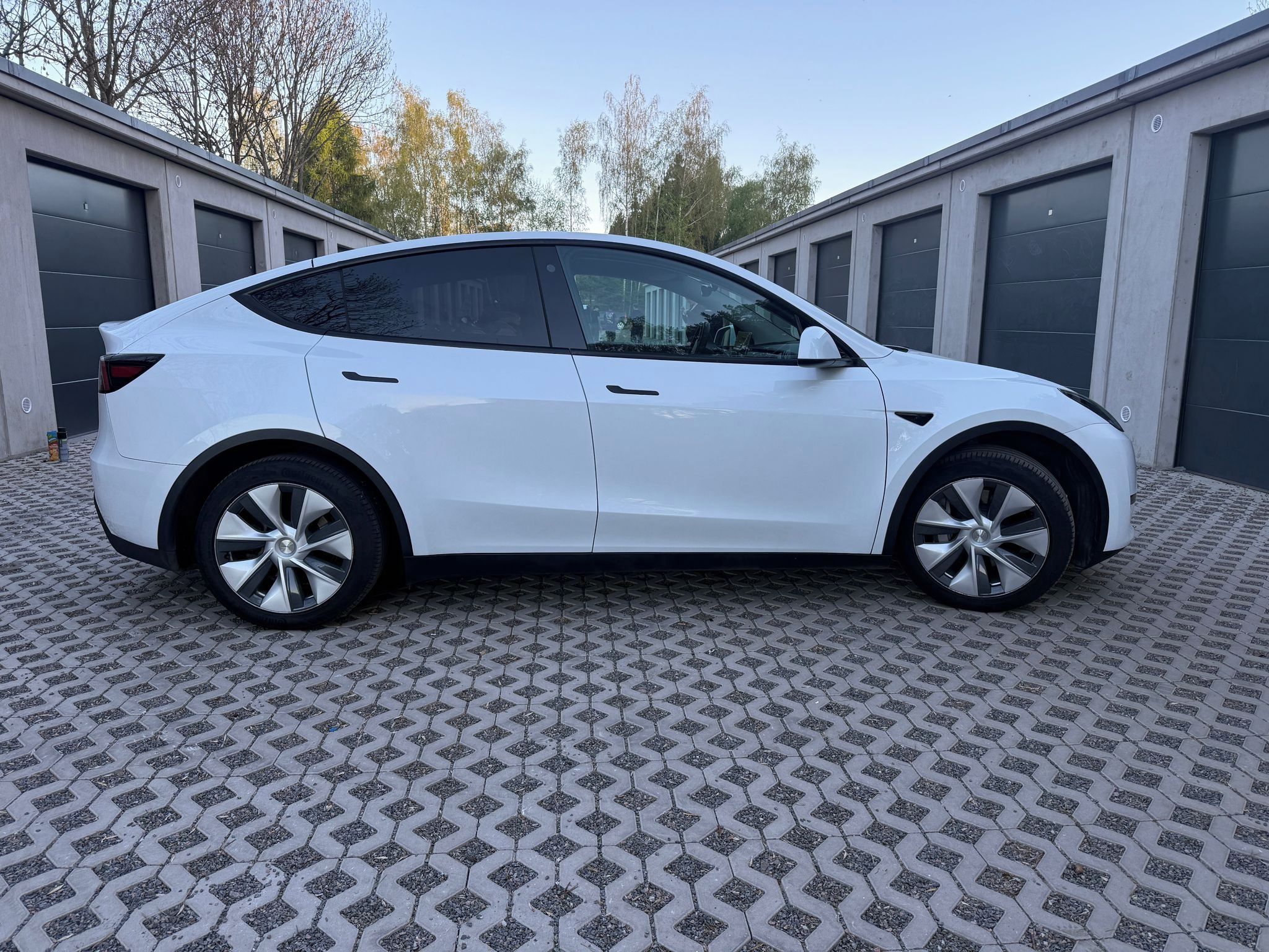 Tesla Model Y, LFP, SoH 91 %, DPH - fotka 5