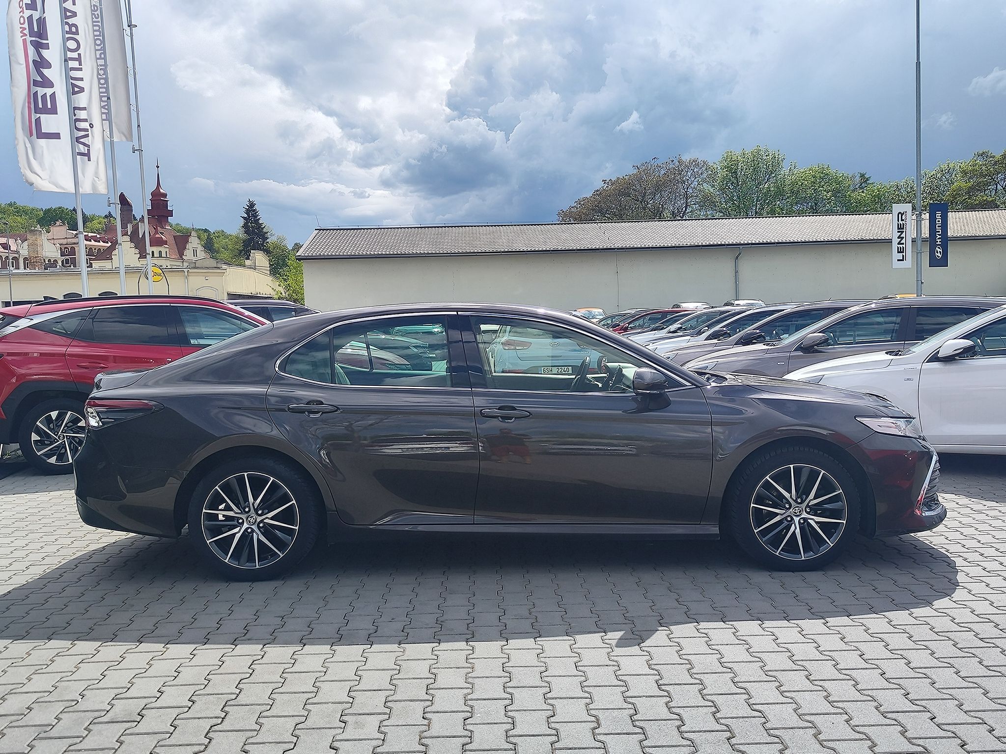 Toyota Camry, 2.5 HEV/160kW Executive e-CVT - fotka 4