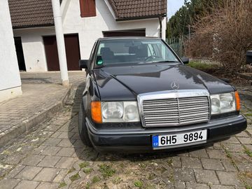 Mercedes W124