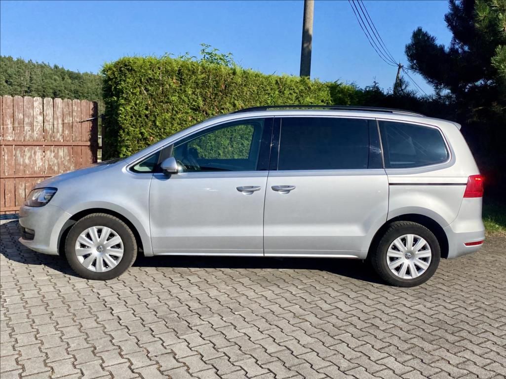 Volkswagen Sharan, 2,0 TDI 103kW / DSG / VÝHŘEV - fotka 2